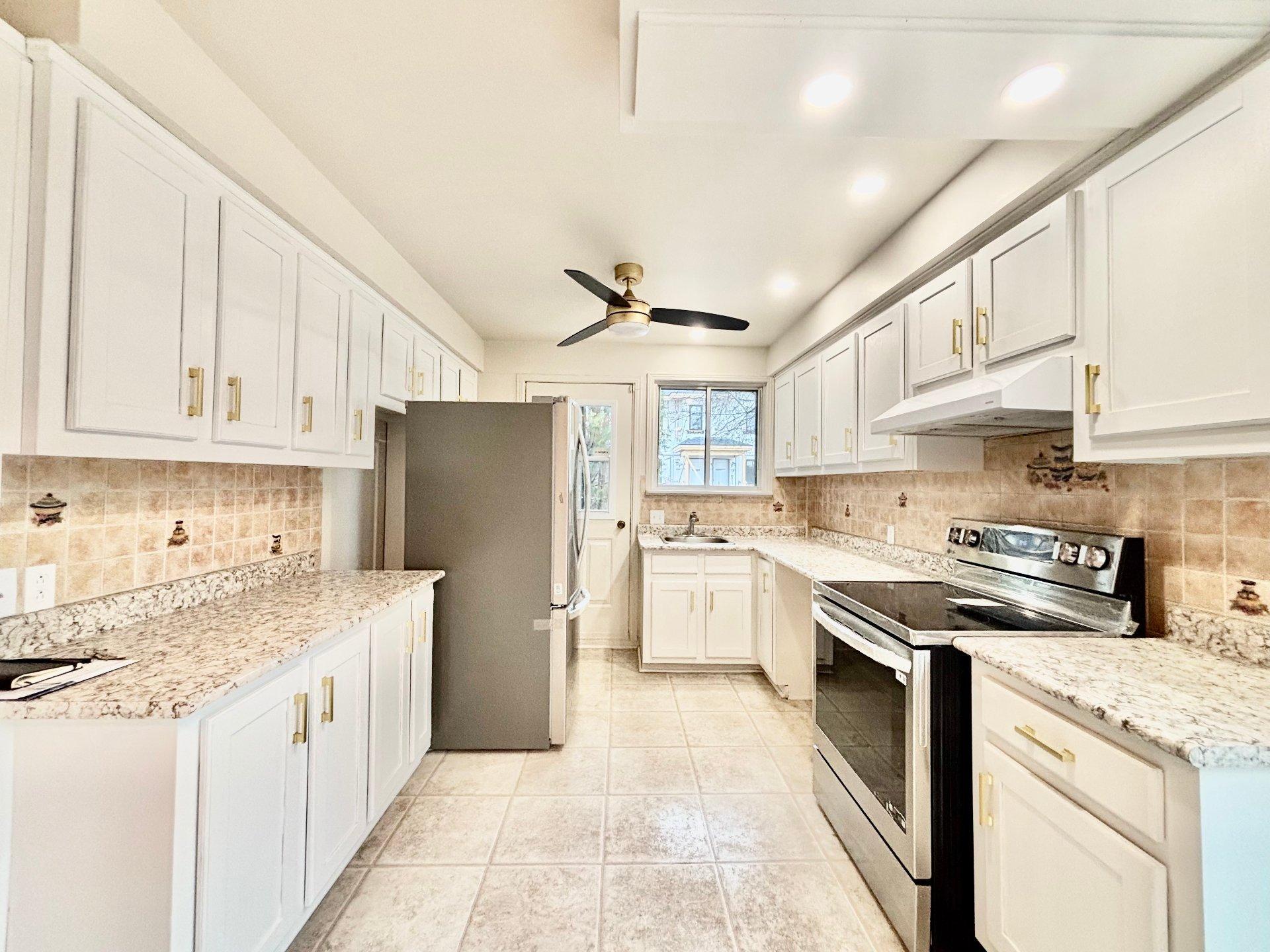









4999


Rue Pilon

,
Montréal (Pierrefonds-Roxboro),




QC
H9K1G5

