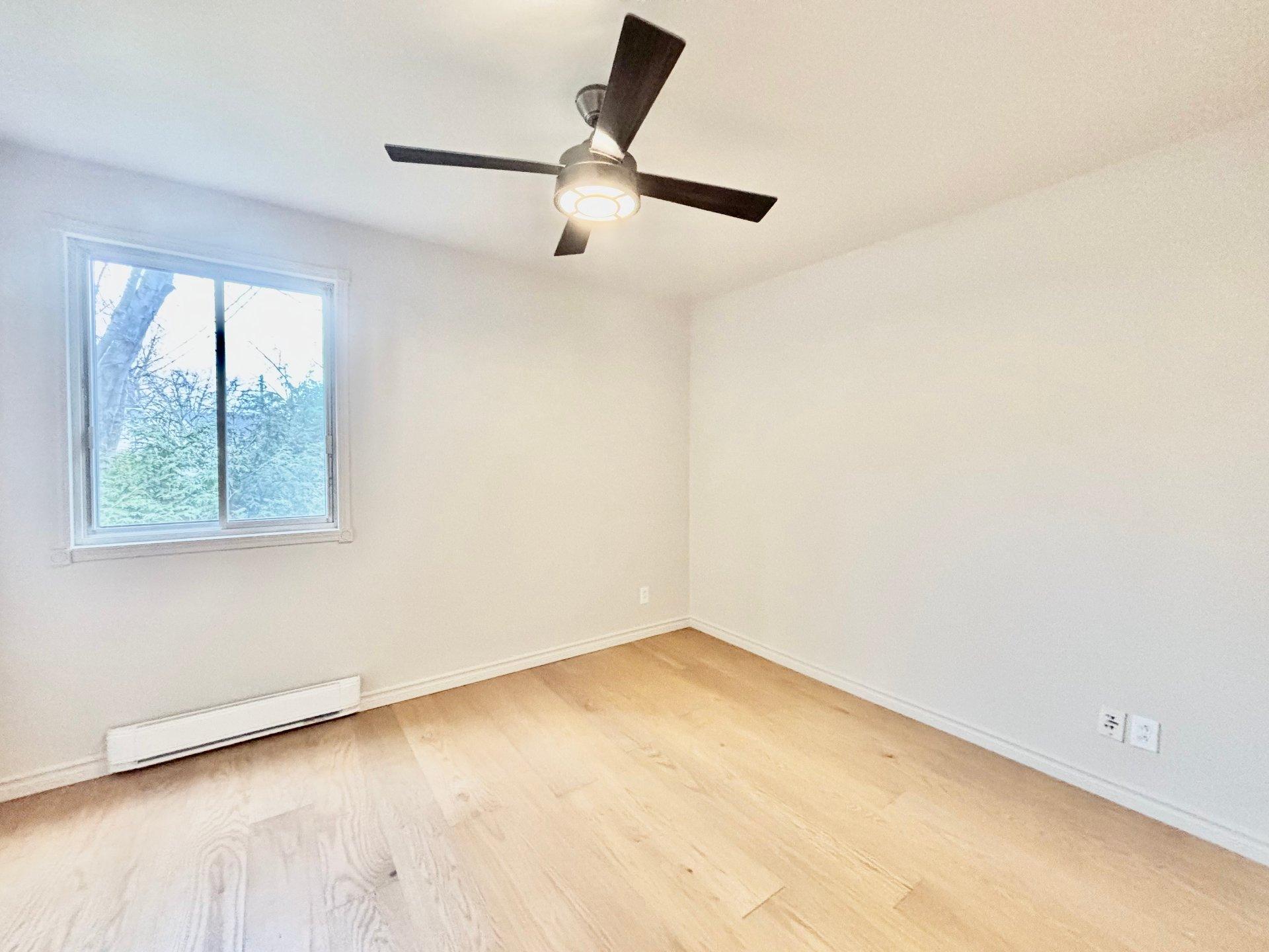 









4999


Rue Pilon

,
Montréal (Pierrefonds-Roxboro),




QC
H9K1G5

