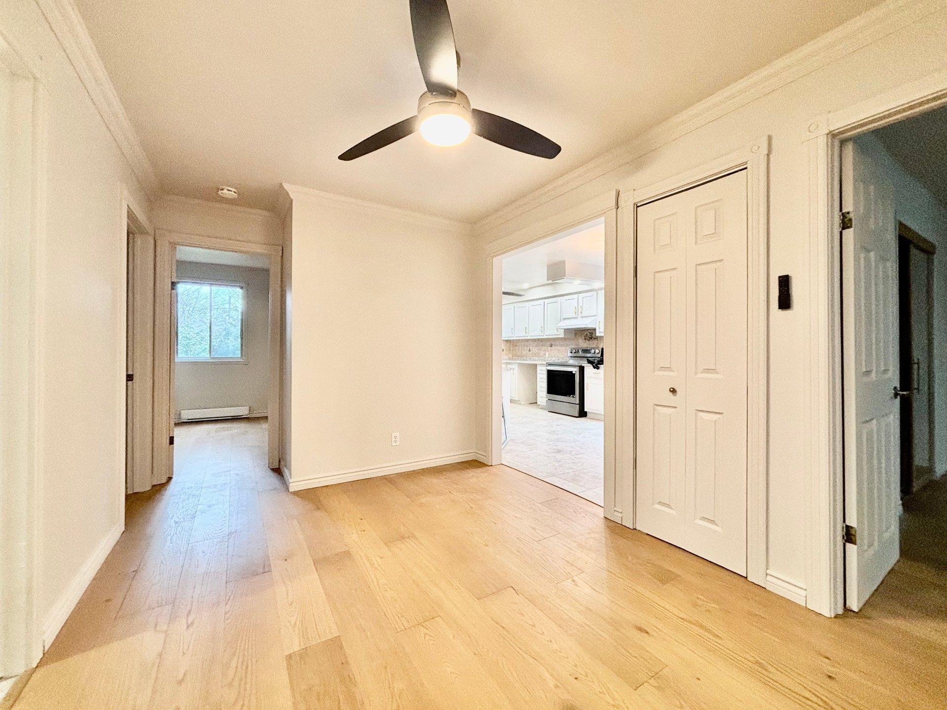 









4999


Rue Pilon

,
Montréal (Pierrefonds-Roxboro),




QC
H9K1G5

