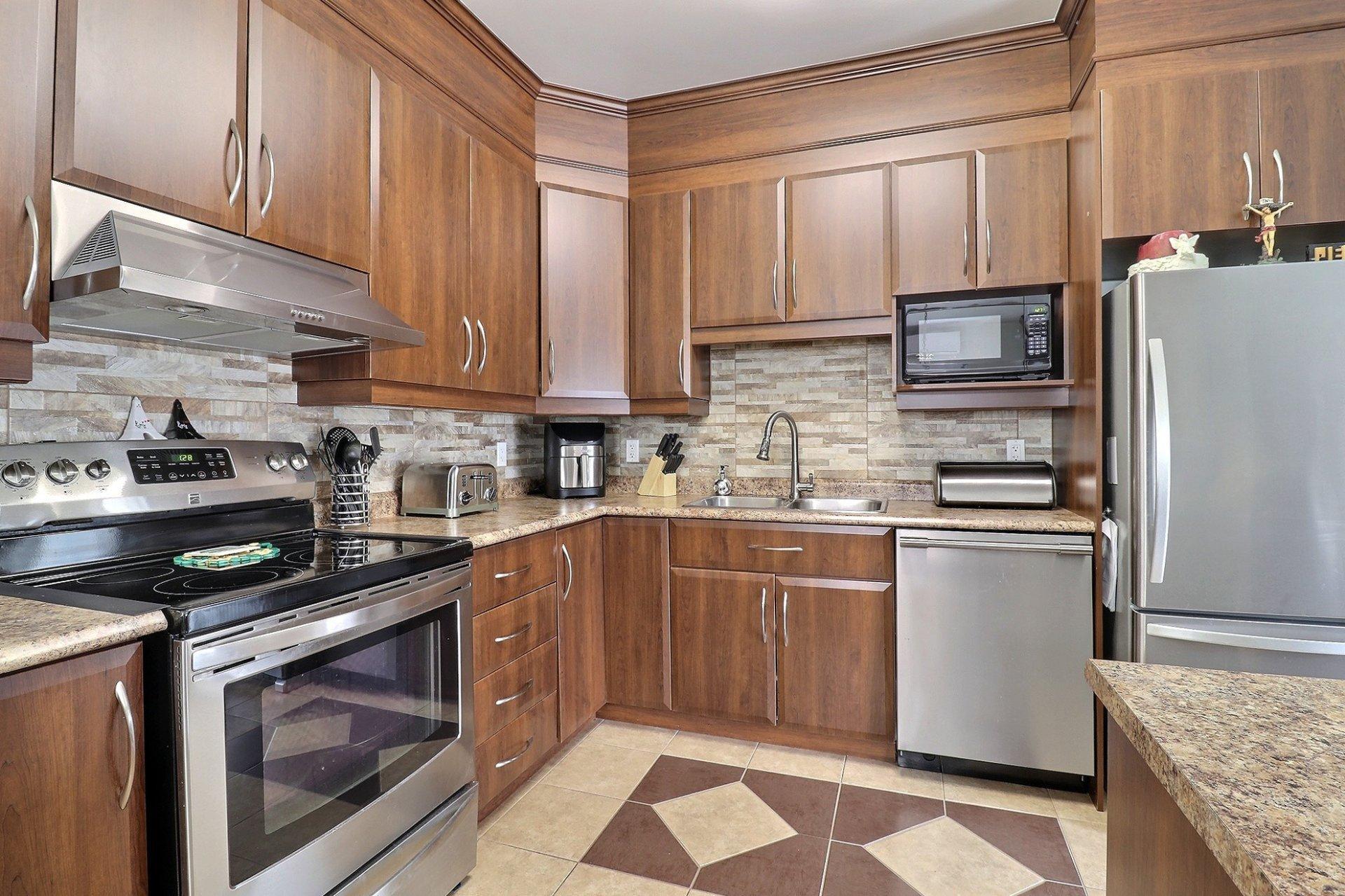 









1308


Boul. Maloney E.

, 1,
Gatineau (Gatineau),




QC
J8P1J3

