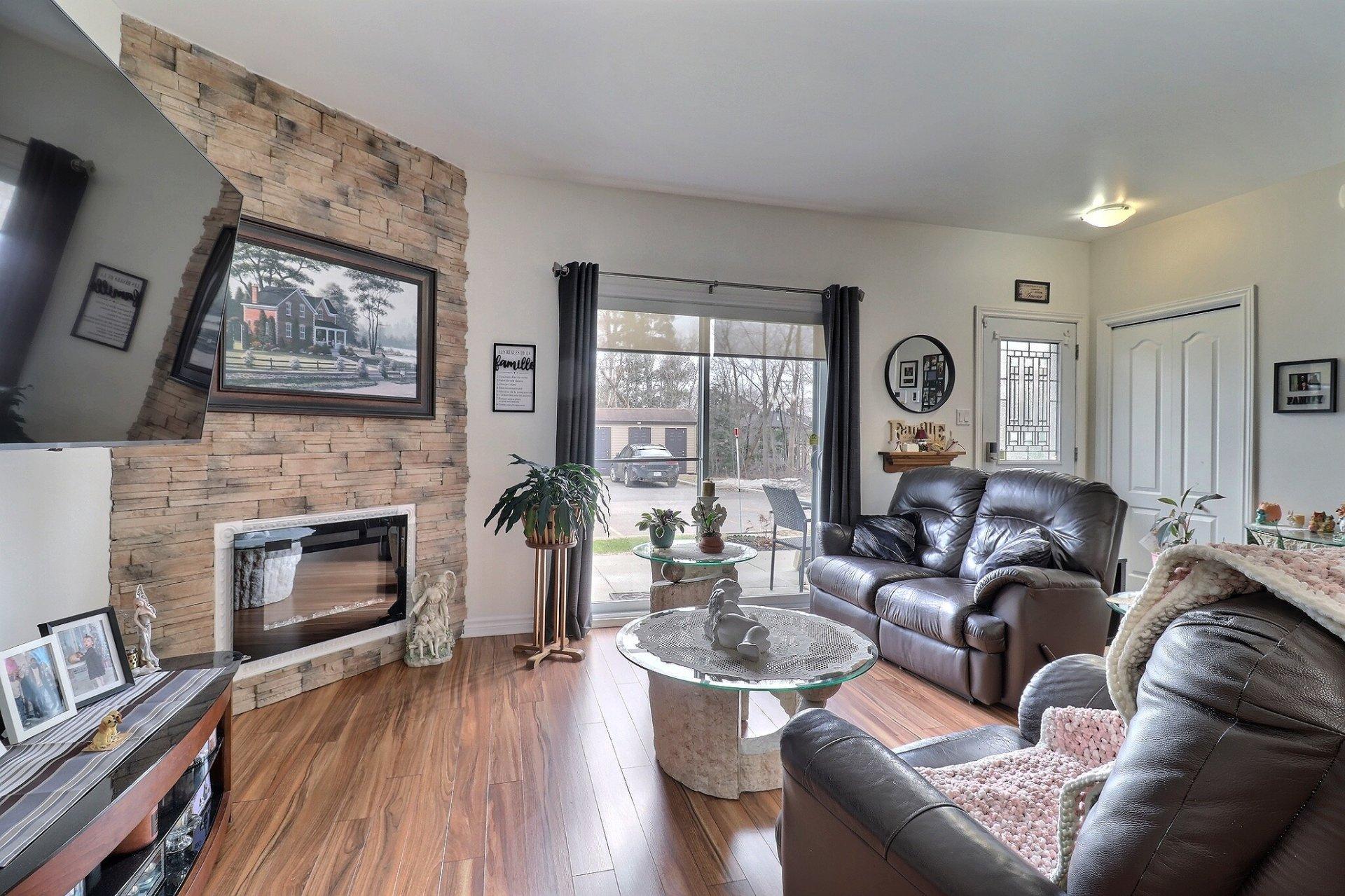 









1308


Boul. Maloney E.

, 1,
Gatineau (Gatineau),




QC
J8P1J3

