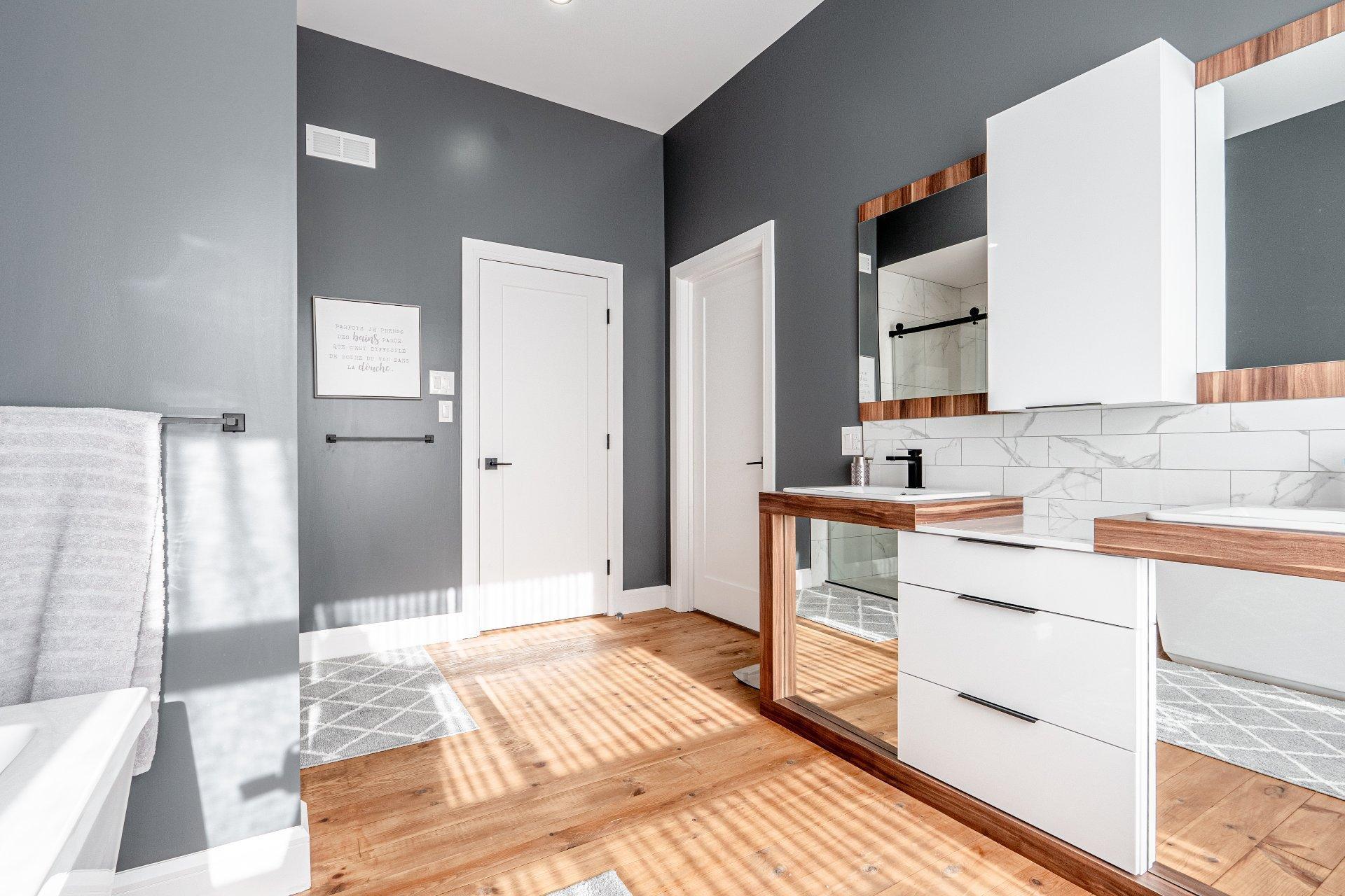 









2350


Rue du Havre

,
Magog,




QC
J1X5R9


