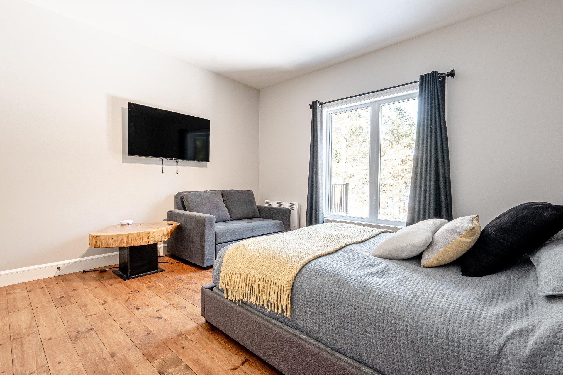 









2350


Rue du Havre

,
Magog,




QC
J1X5R9

