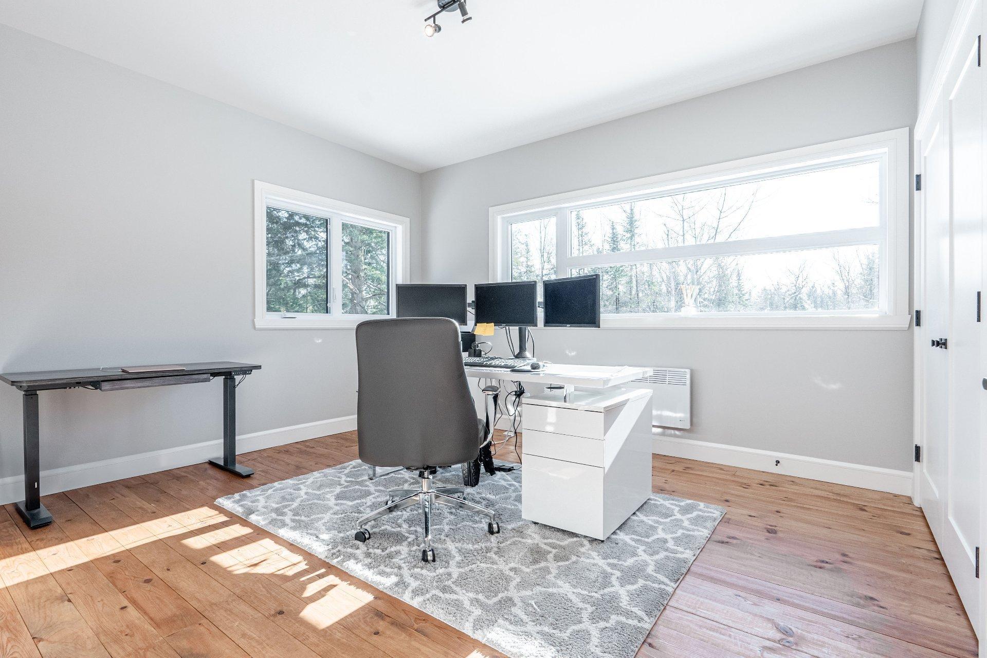 









2350


Rue du Havre

,
Magog,




QC
J1X5R9

