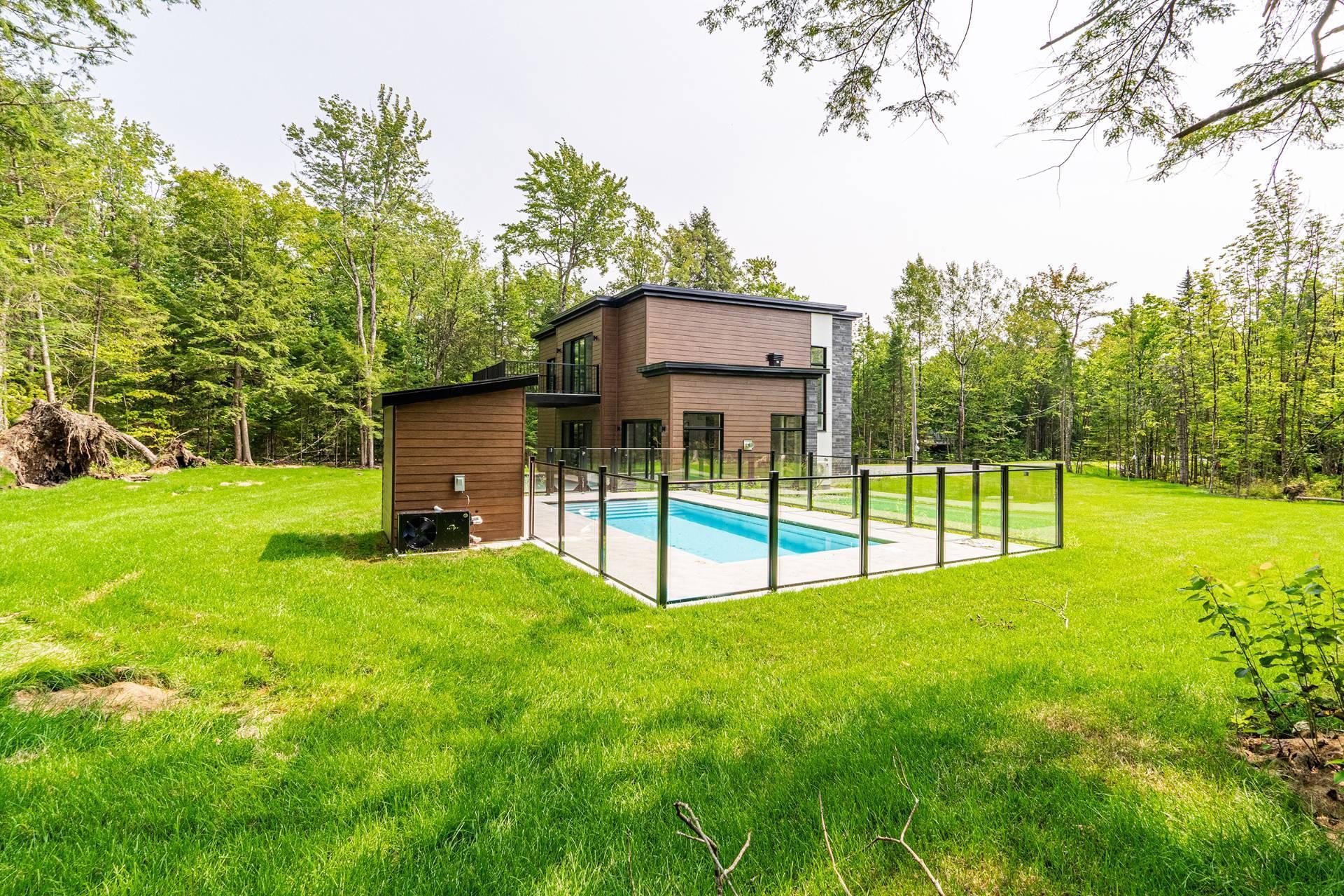 









2350


Rue du Havre

,
Magog,




QC
J1X5R9


