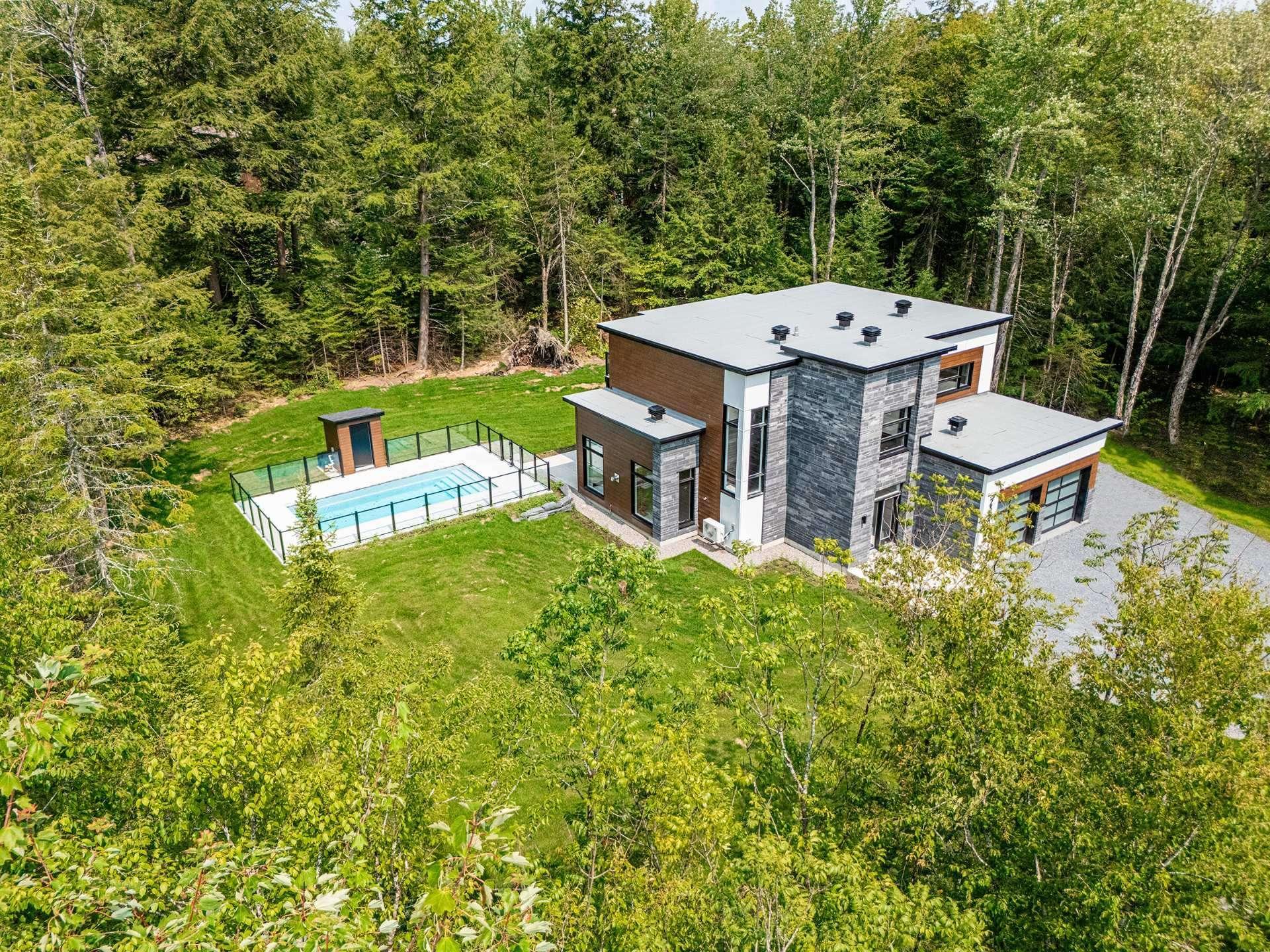 









2350


Rue du Havre

,
Magog,




QC
J1X5R9

