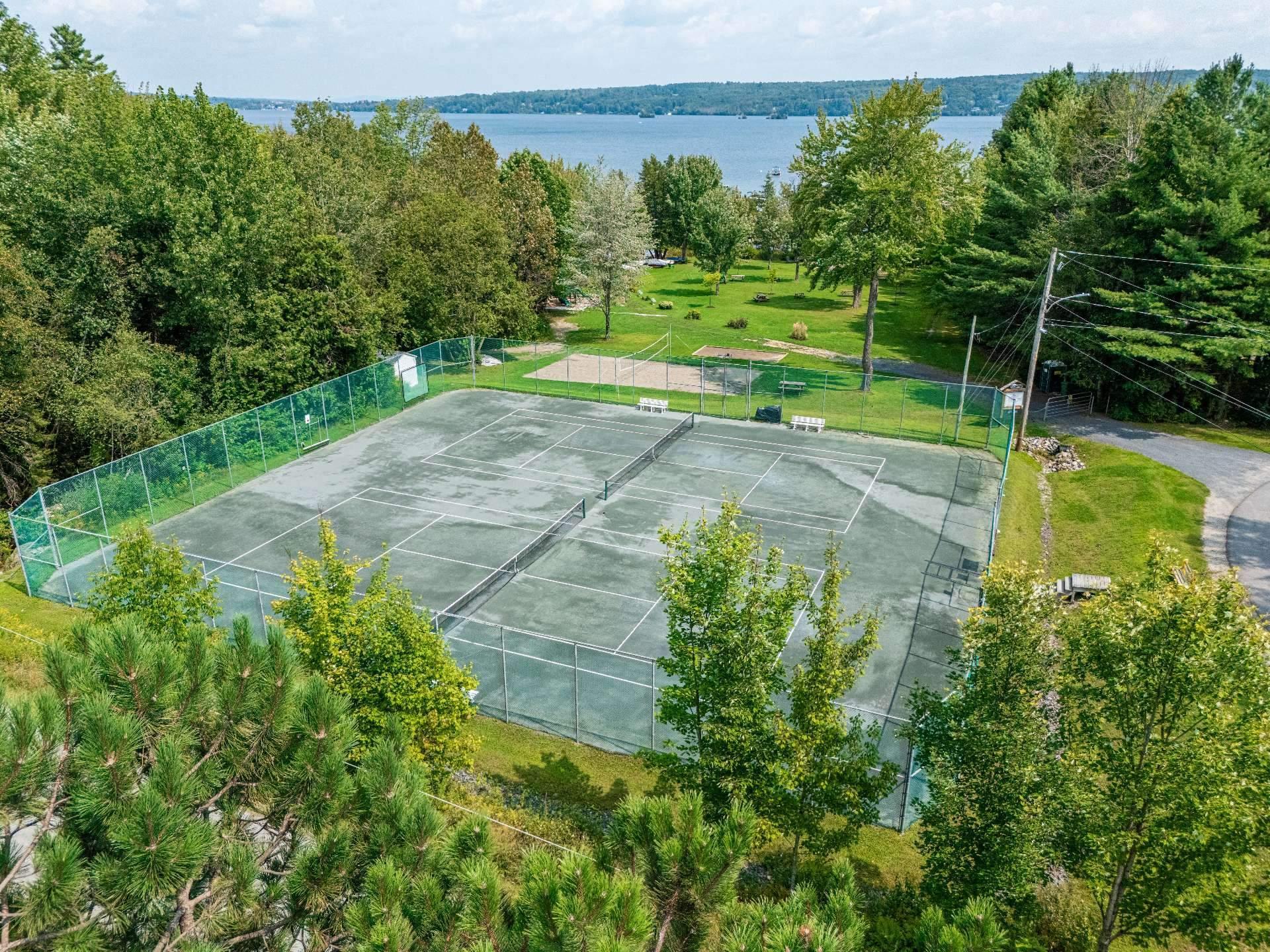 









2350


Rue du Havre

,
Magog,




QC
J1X5R9

