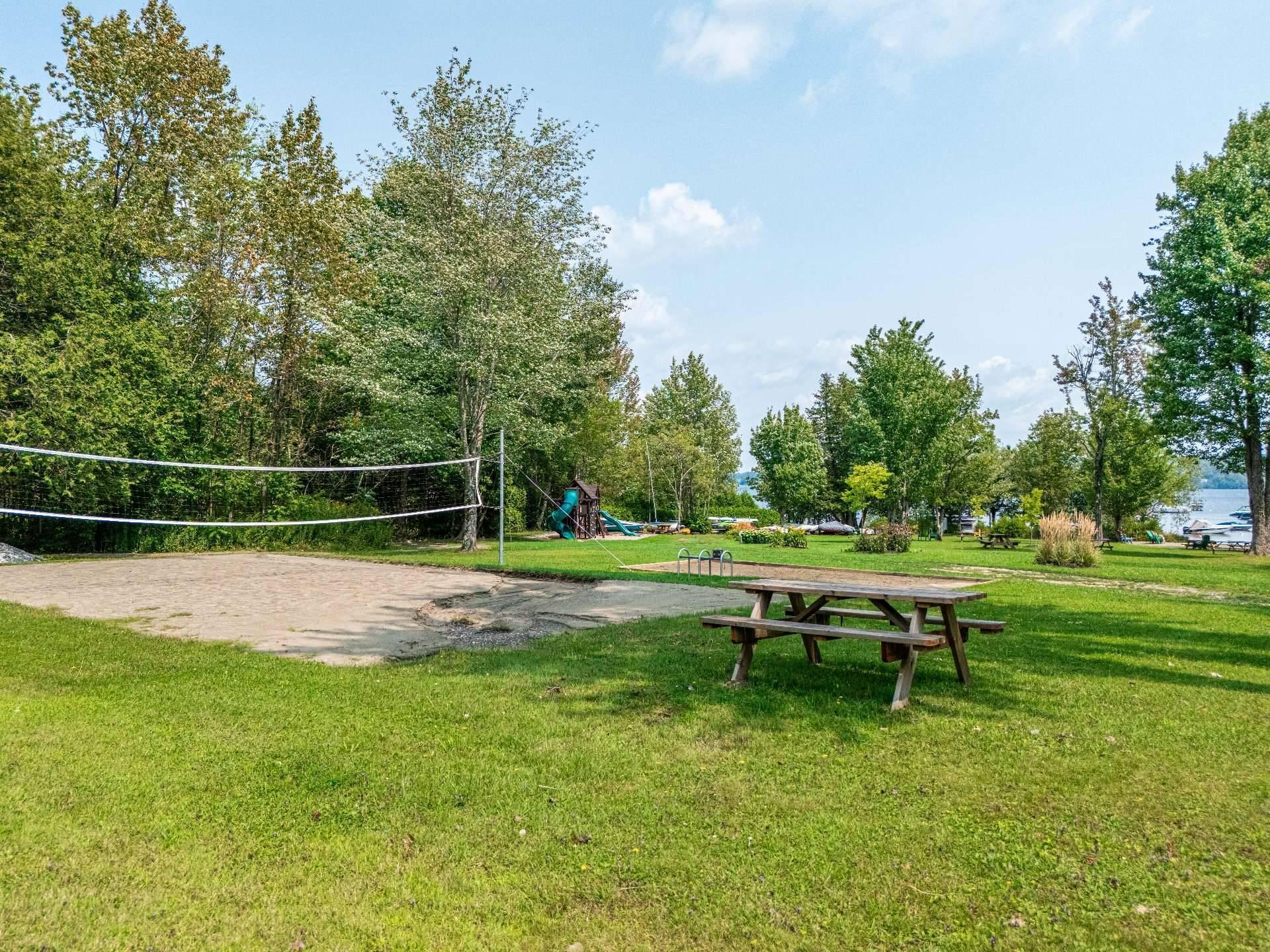 









2350


Rue du Havre

,
Magog,




QC
J1X5R9

