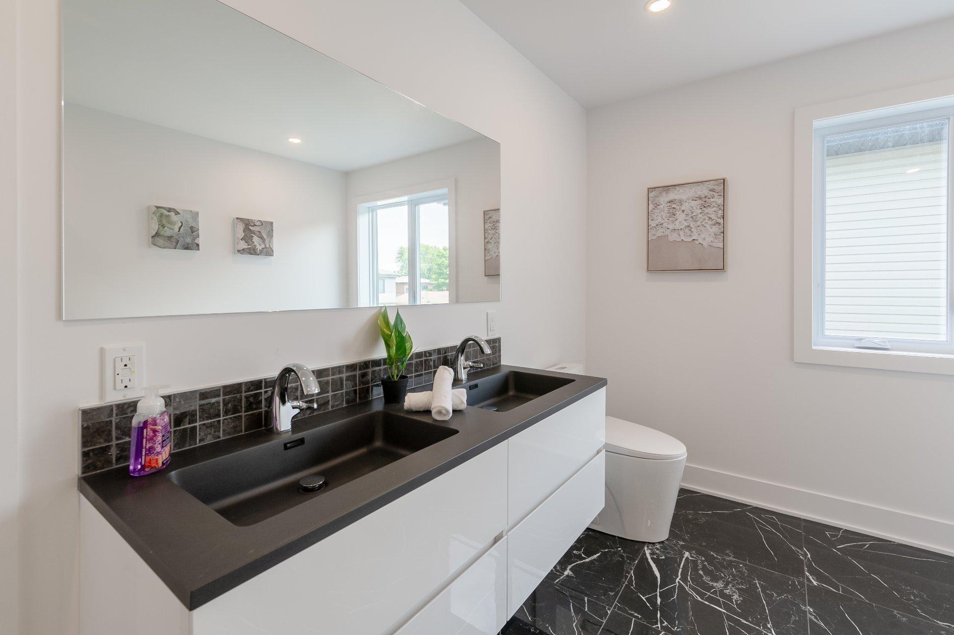









6780


Rue Baillargeon

,
Brossard,




QC
J4Z1S9

