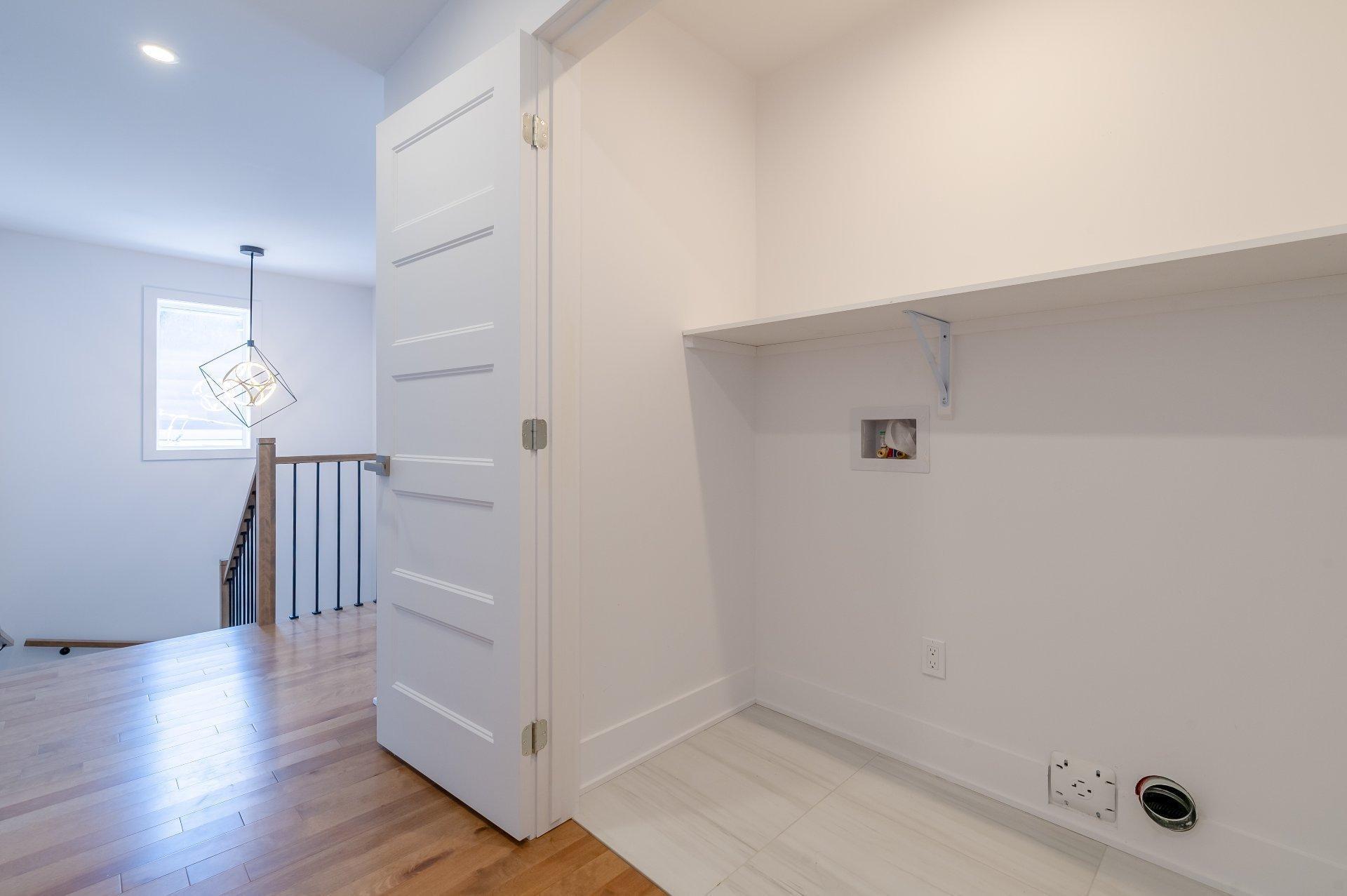 









6780


Rue Baillargeon

,
Brossard,




QC
J4Z1S9

