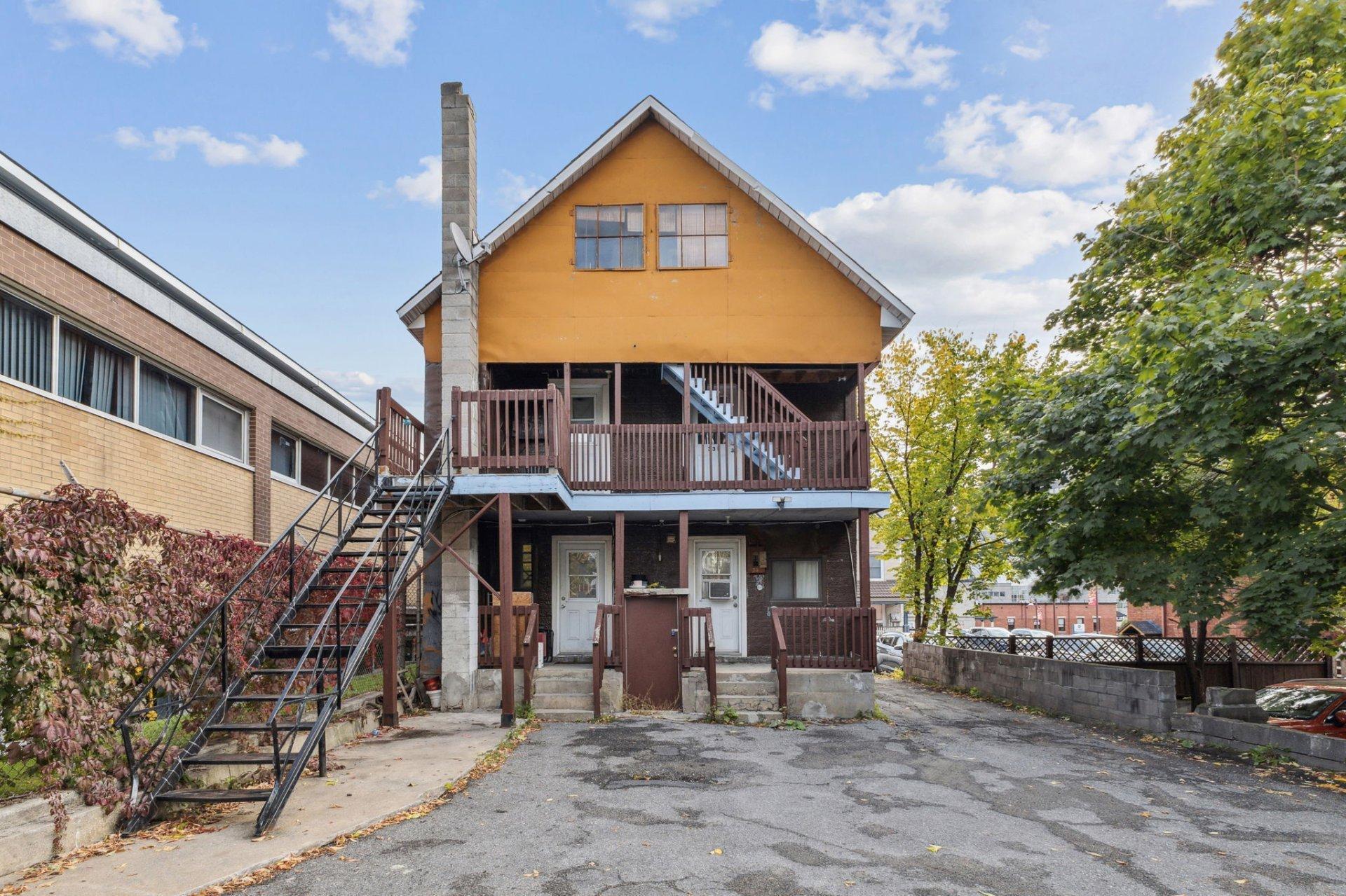 









33

 - 35


Rue Leduc

,
Gatineau (Hull),




QC
J8X3A3

