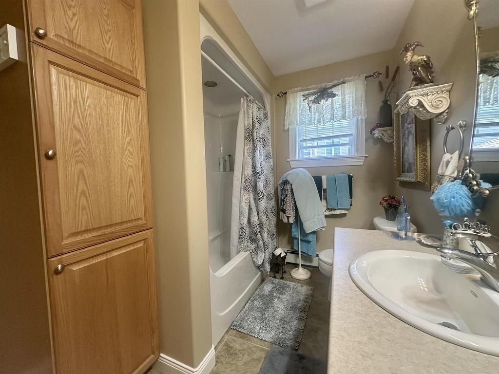












62 McGill Avenue

,
Brighton,




PE
C1A 2J5

