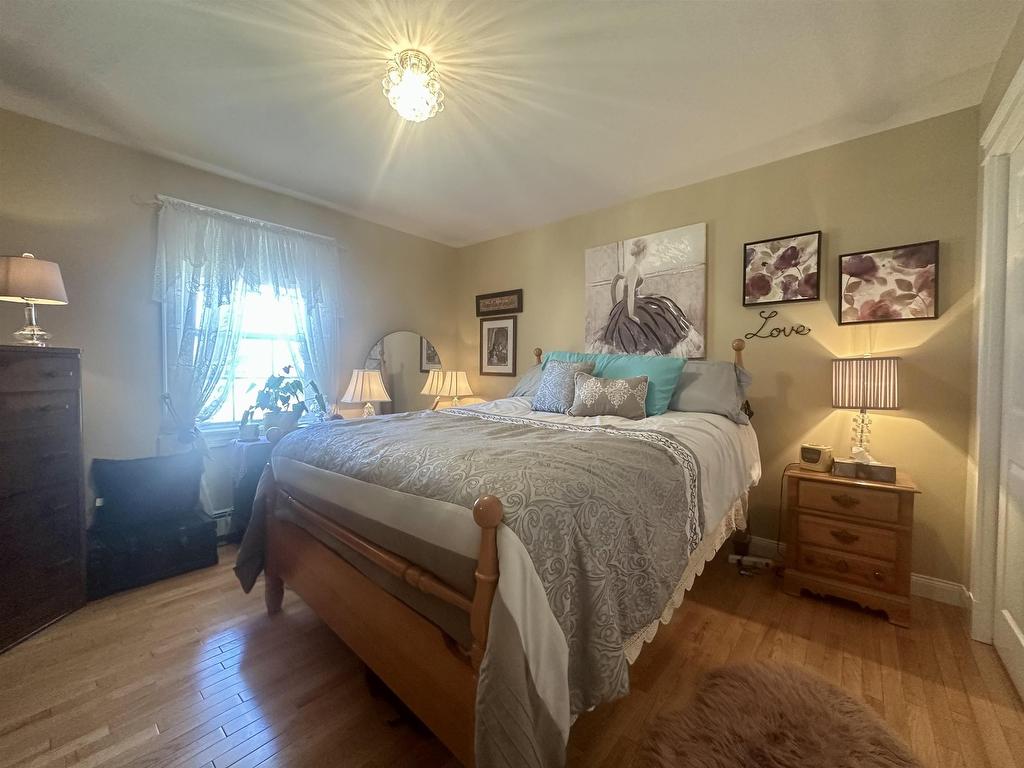 












62 McGill Avenue

,
Brighton,




PE
C1A 2J5

