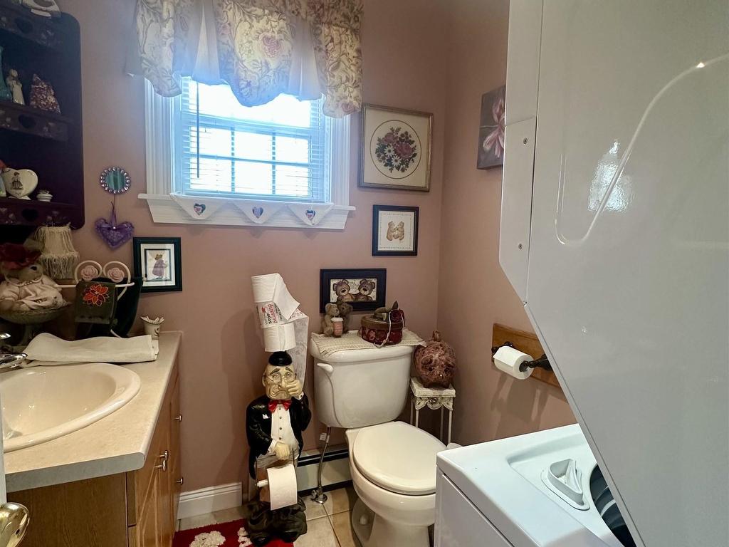












62 McGill Avenue

,
Brighton,




PE
C1A 2J5

