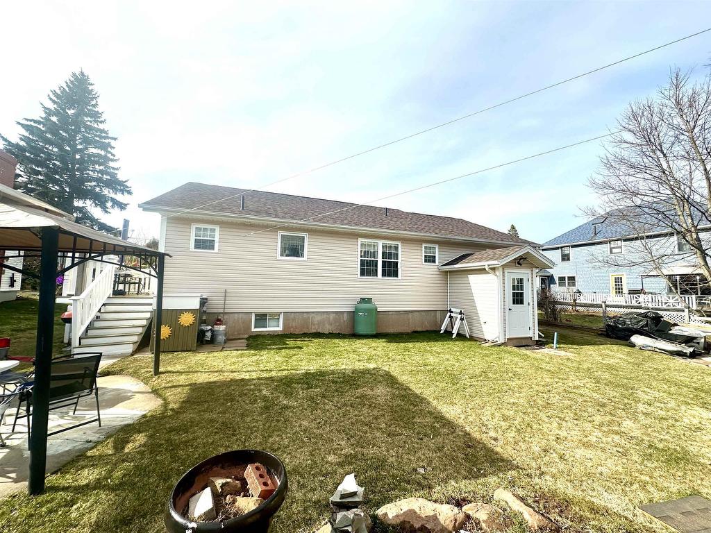 












62 McGill Avenue

,
Brighton,




PE
C1A 2J5

