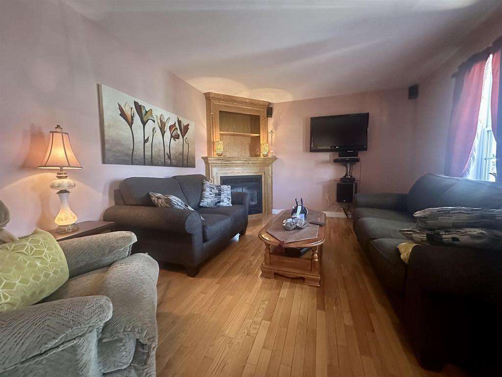 












62 McGill Avenue

,
Brighton,




PE
C1A 2J5

