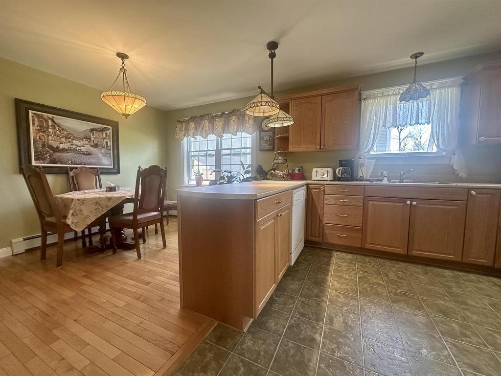 












62 McGill Avenue

,
Brighton,




PE
C1A 2J5

