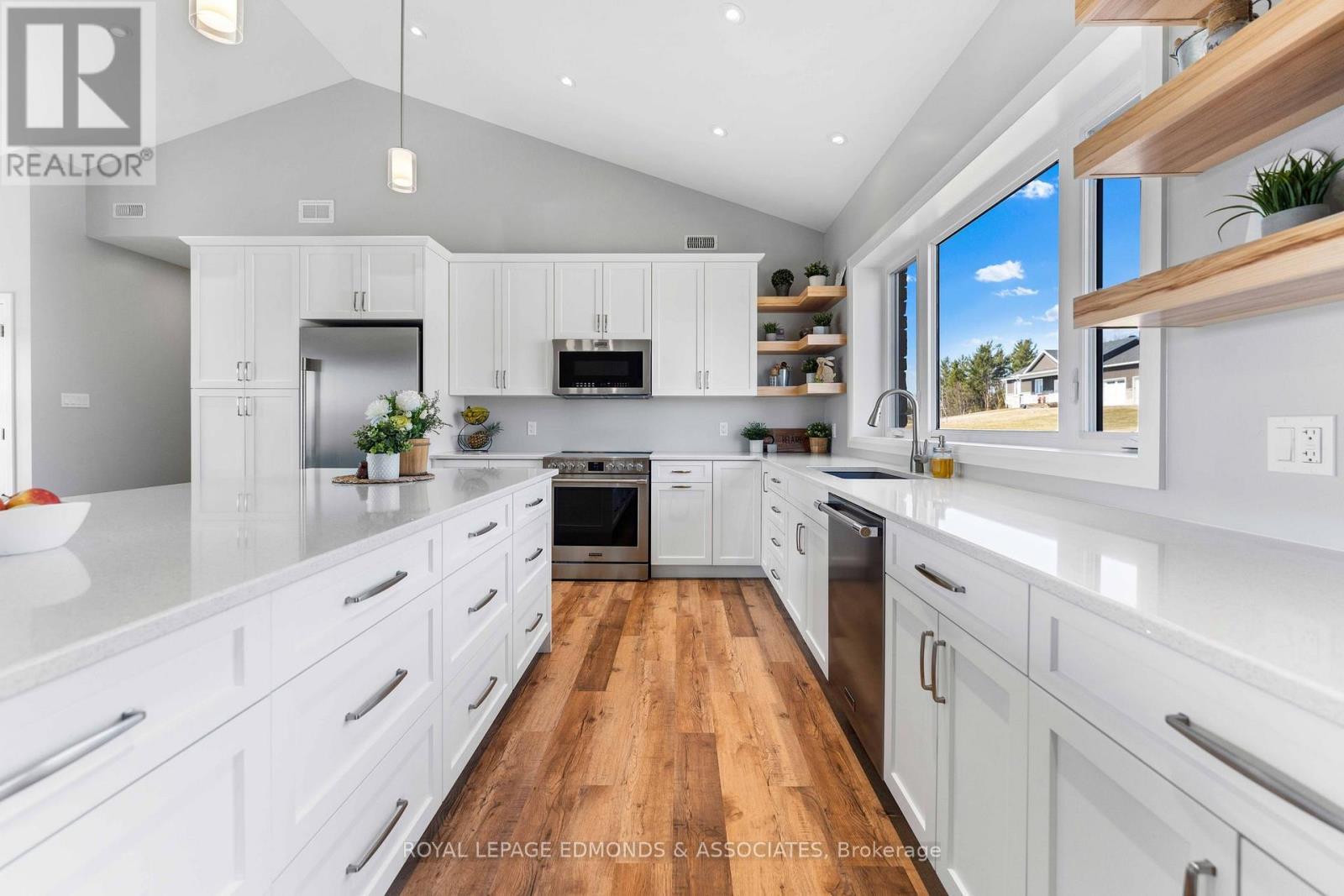 












346 FORESTERS FALLS ROAD

,
Whitewater Region,




Ontario
K0J1K0

