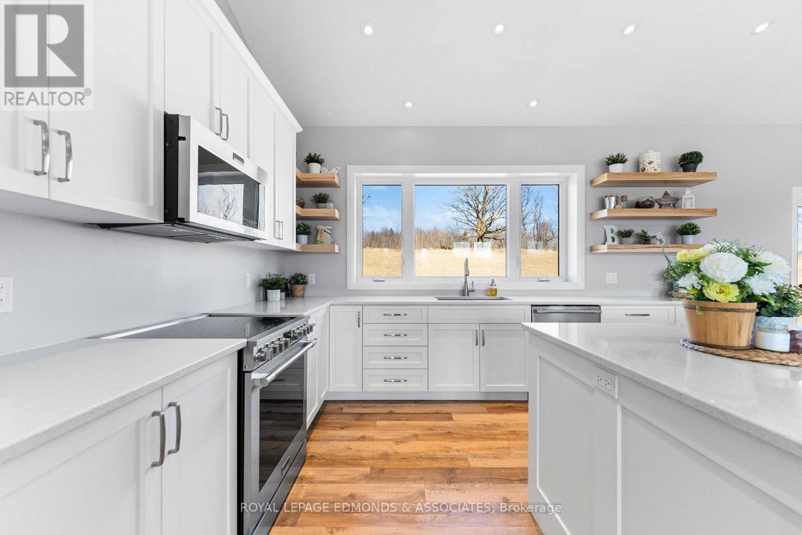 












346 FORESTERS FALLS ROAD

,
Whitewater Region,




Ontario
K0J1K0

