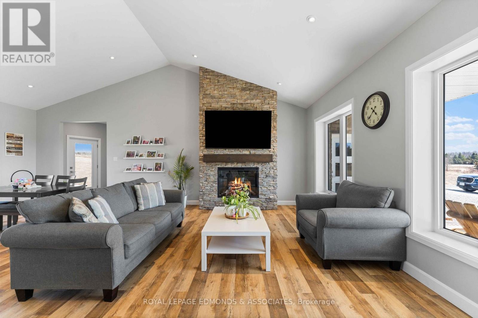 












346 FORESTERS FALLS ROAD

,
Whitewater Region,




Ontario
K0J1K0

