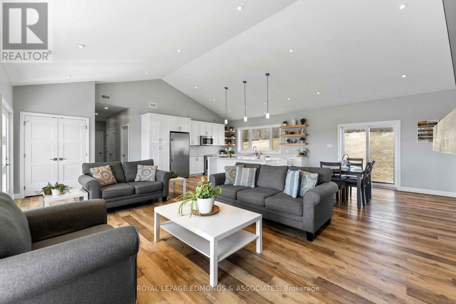 












346 FORESTERS FALLS ROAD

,
Whitewater Region,




Ontario
K0J1K0

