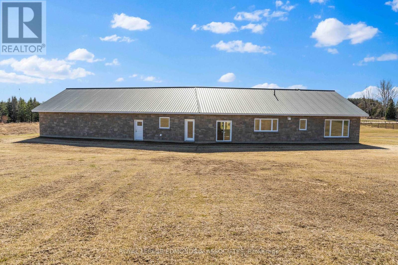 












346 FORESTERS FALLS ROAD

,
Whitewater Region,




Ontario
K0J1K0

