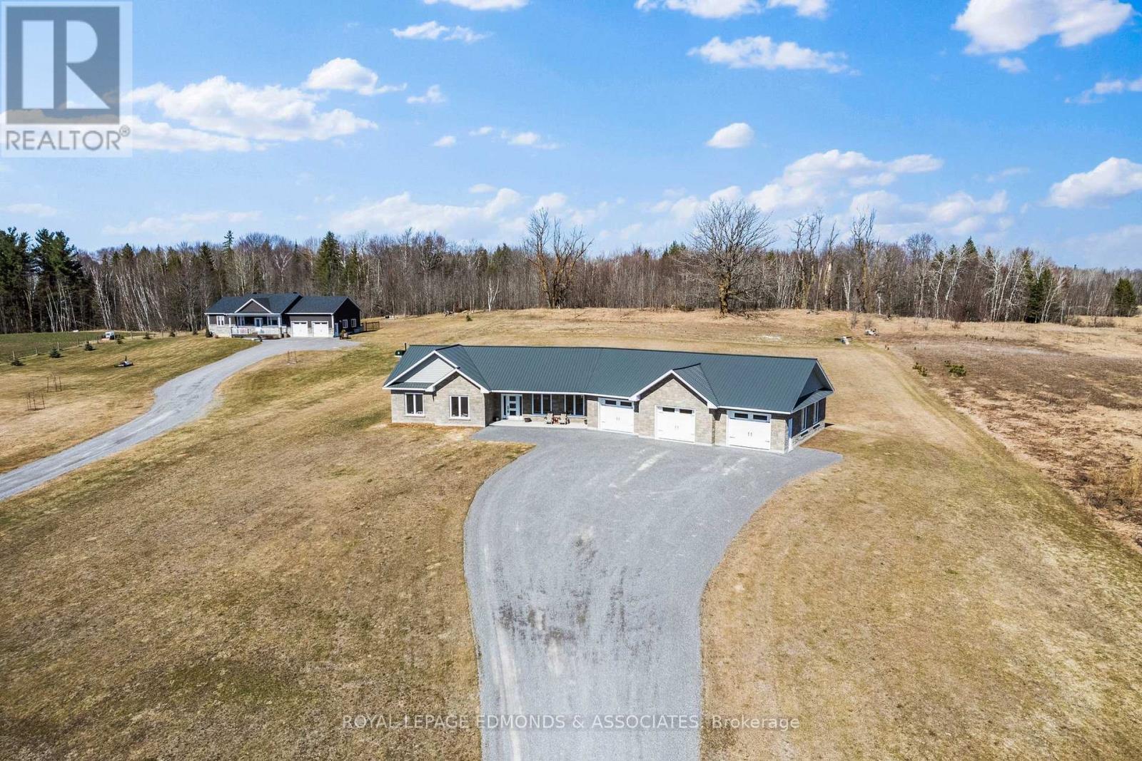 












346 FORESTERS FALLS ROAD

,
Whitewater Region,




Ontario
K0J1K0


