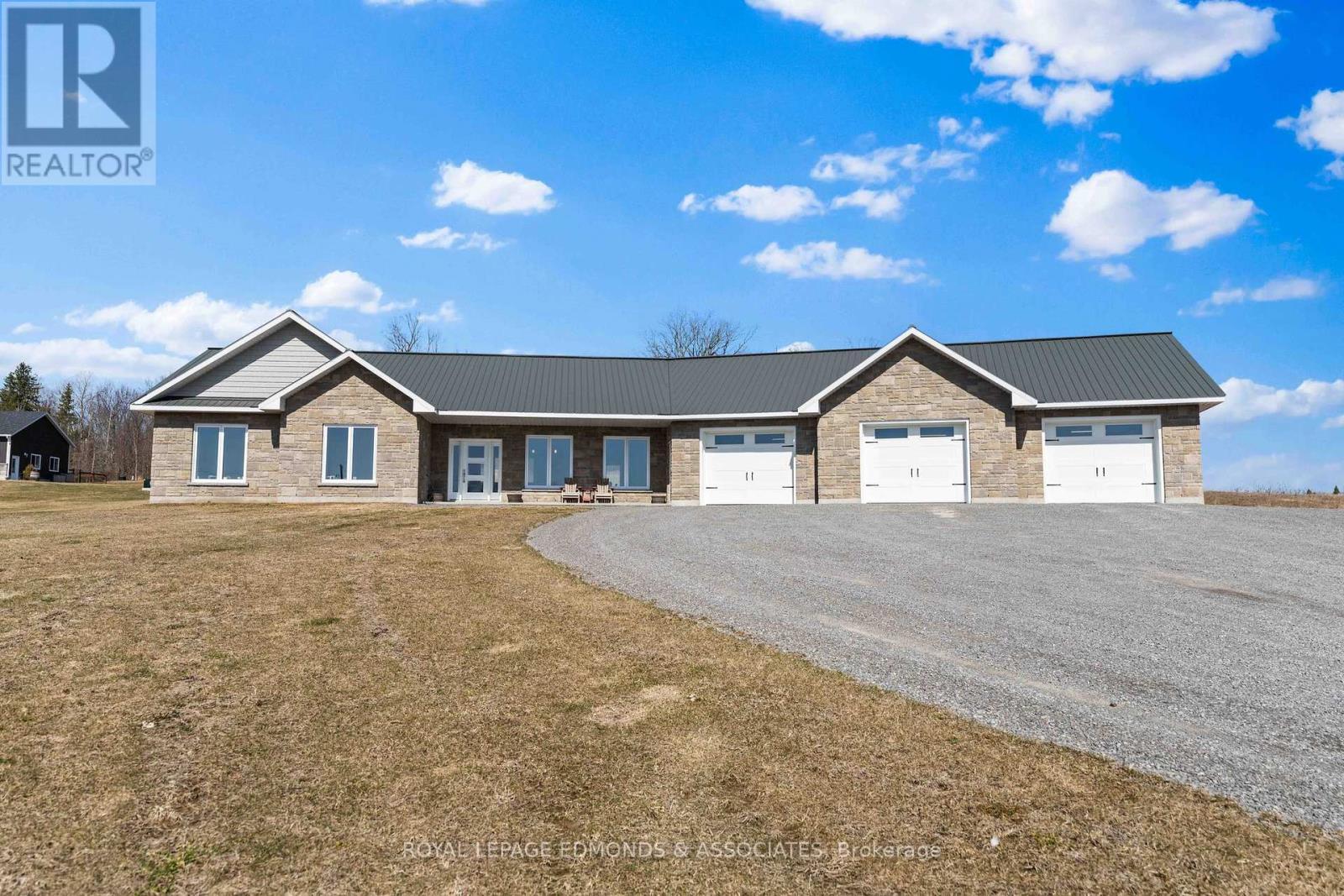 












346 FORESTERS FALLS ROAD

,
Whitewater Region,




Ontario
K0J1K0

