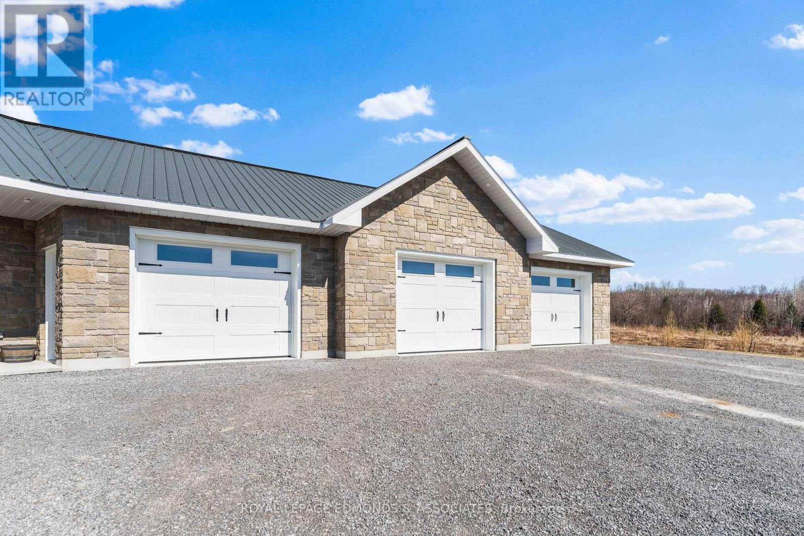












346 FORESTERS FALLS ROAD

,
Whitewater Region,




Ontario
K0J1K0

