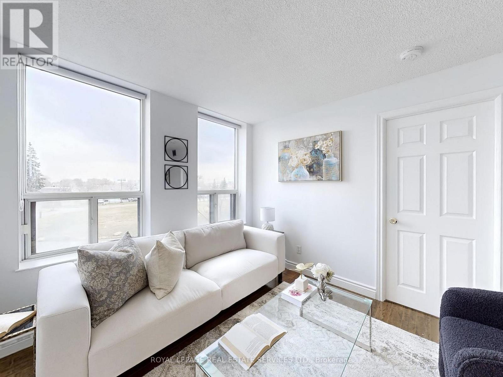 












213 - 330 MCCOWAN ROAD

,
Toronto,




Ontario
M1J3N3

