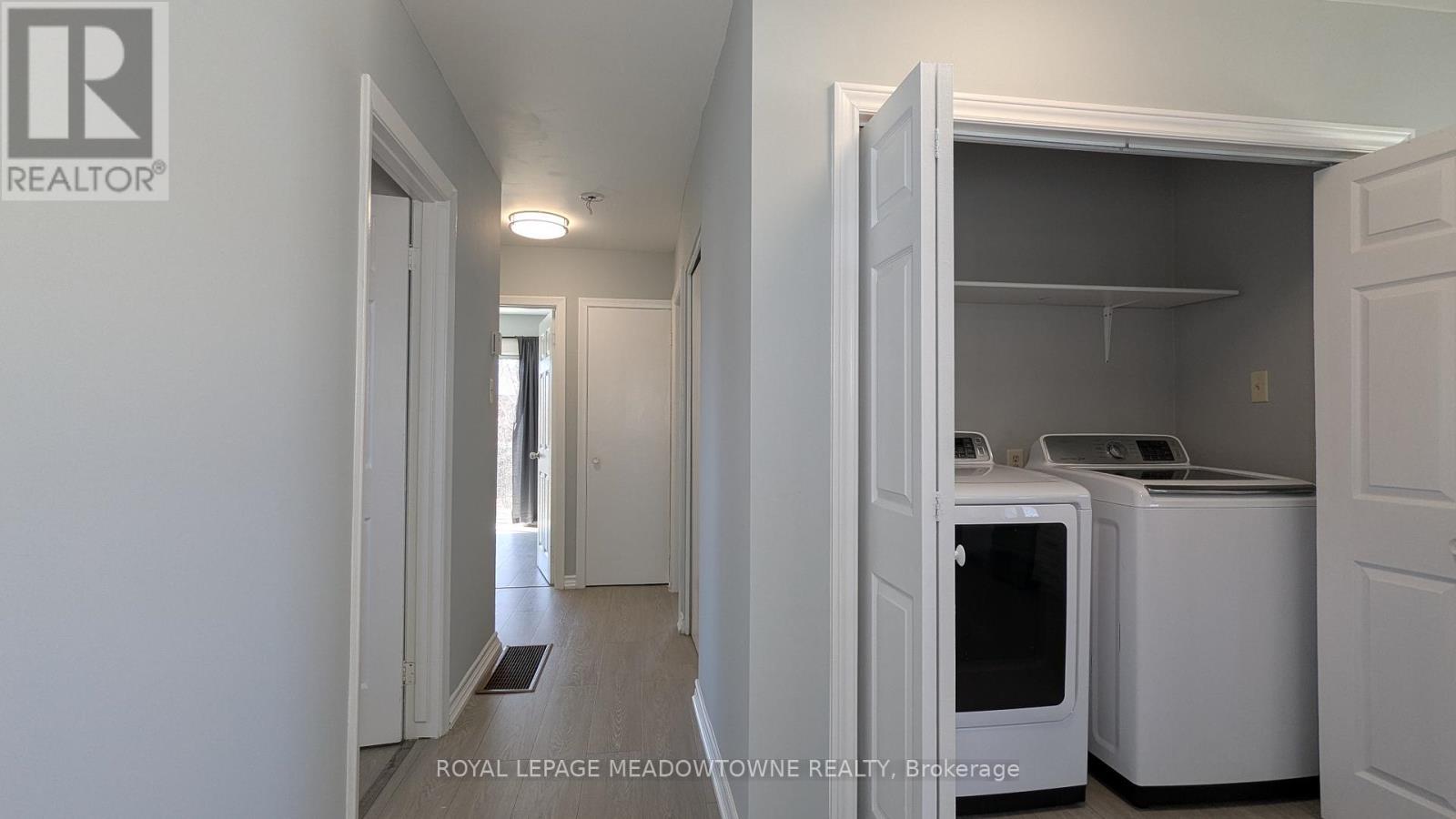 












UPPER - 11 MICHAEL AVENUE

,
Hamilton,




Ontario
L8T2Y2

