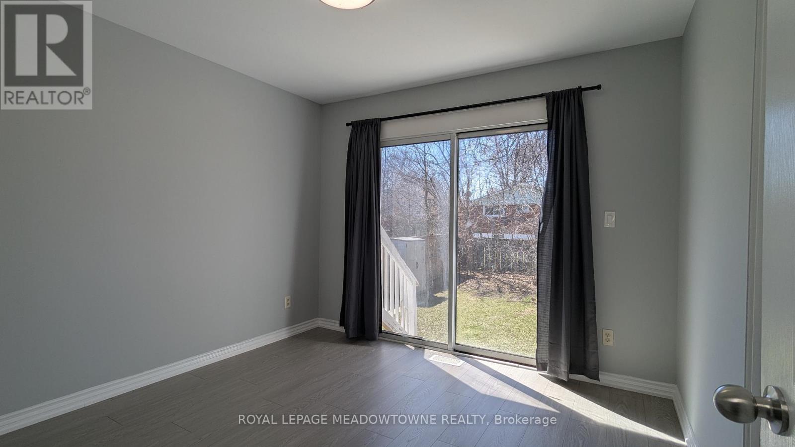 












UPPER - 11 MICHAEL AVENUE

,
Hamilton,




Ontario
L8T2Y2

