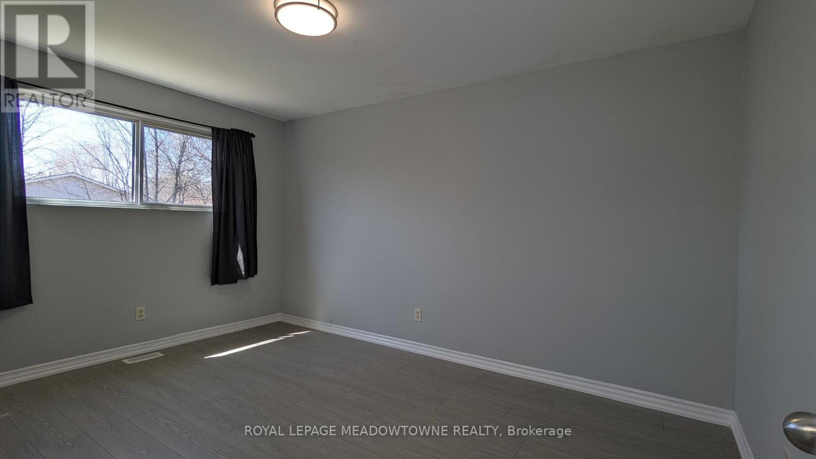 












UPPER - 11 MICHAEL AVENUE

,
Hamilton,




Ontario
L8T2Y2

