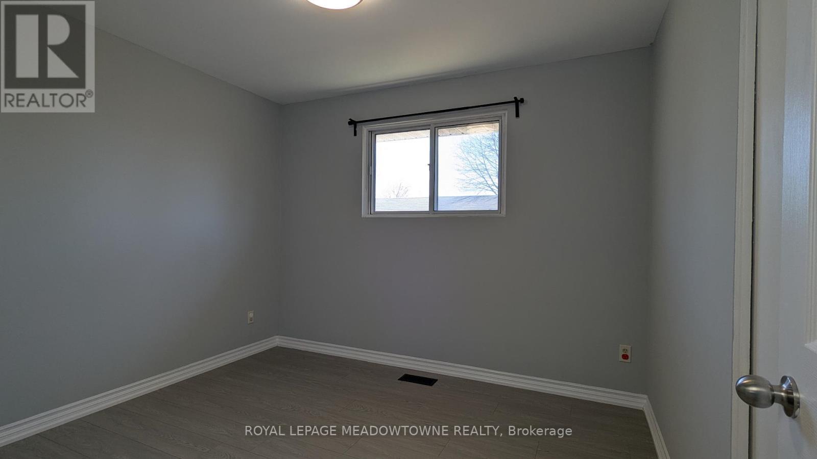 












UPPER - 11 MICHAEL AVENUE

,
Hamilton,




Ontario
L8T2Y2

