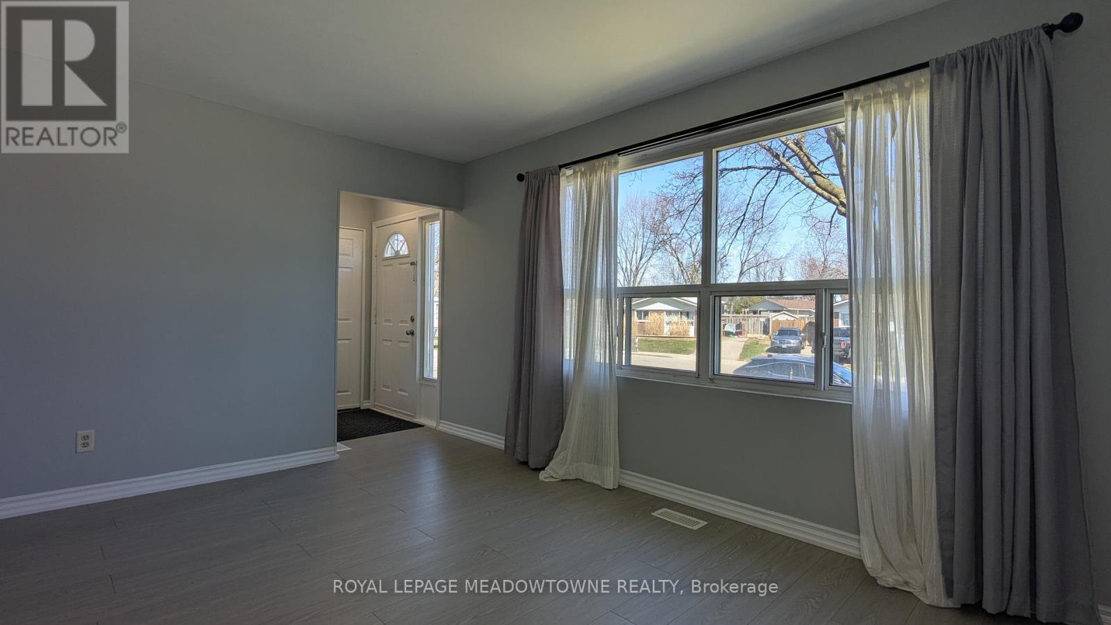 












UPPER - 11 MICHAEL AVENUE

,
Hamilton,




Ontario
L8T2Y2

