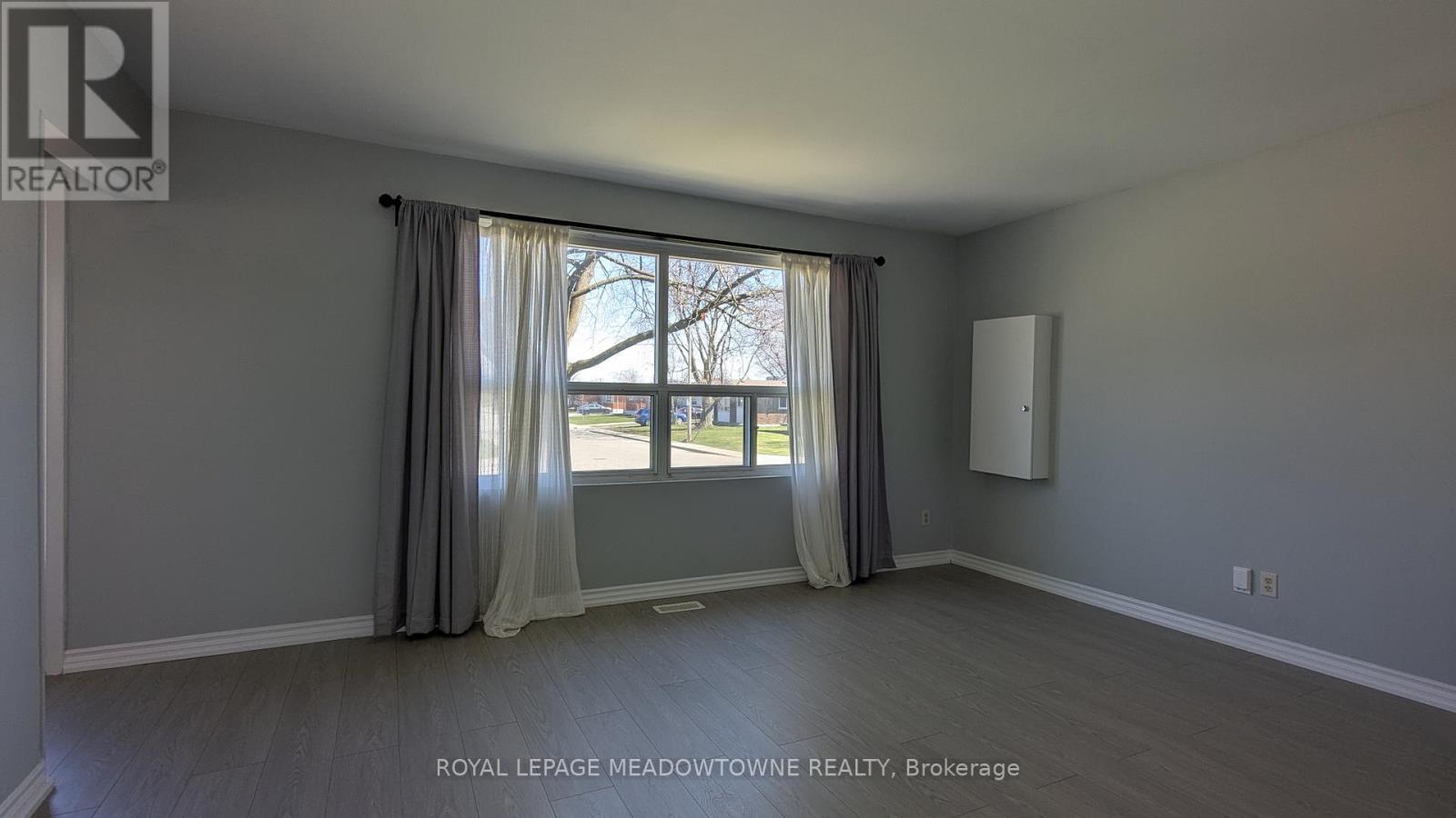 












UPPER - 11 MICHAEL AVENUE

,
Hamilton,




Ontario
L8T2Y2

