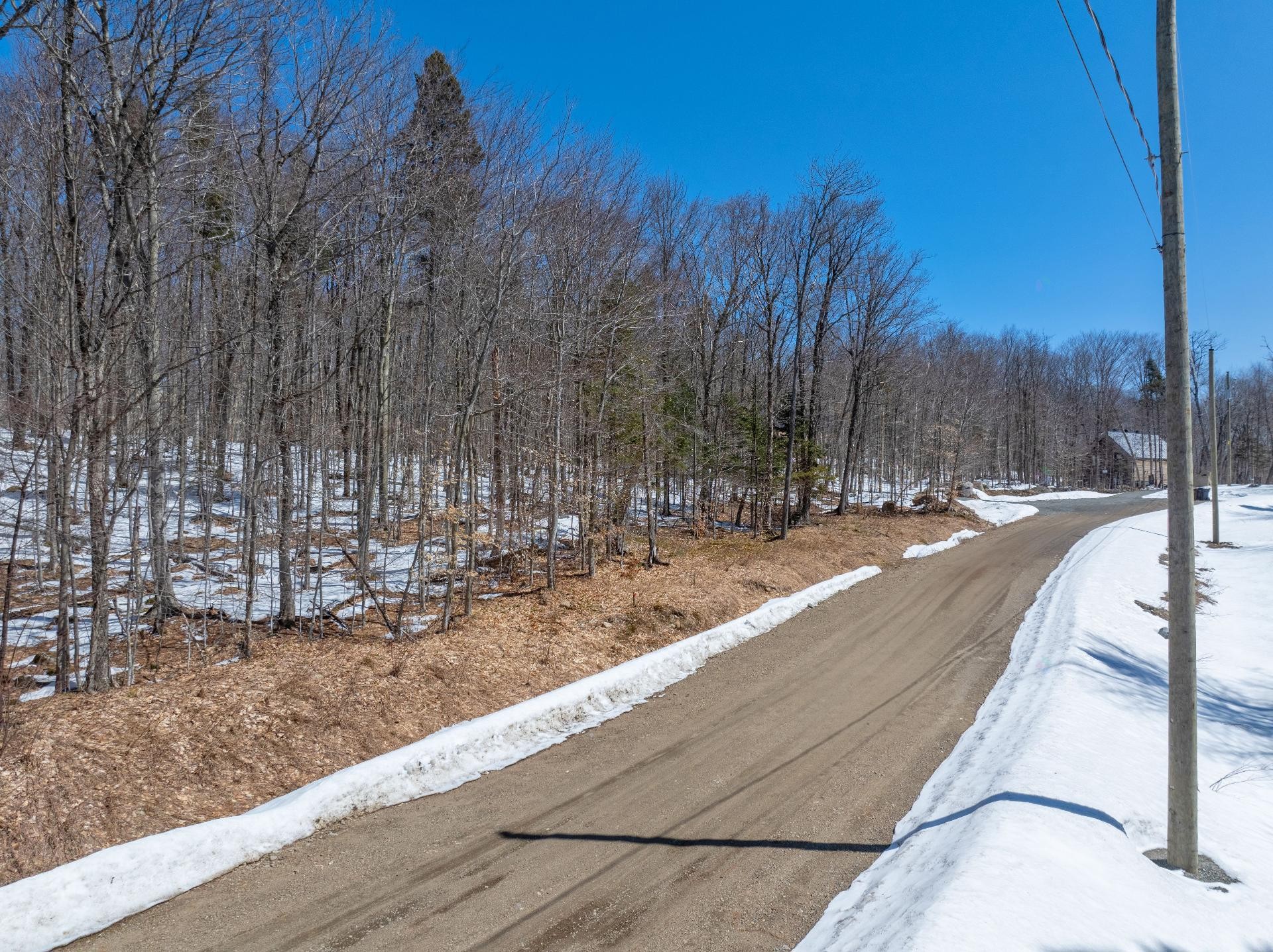 












Ch. du Pinson

, 25,
Val-des-Lacs,







QC
J0T2P0

