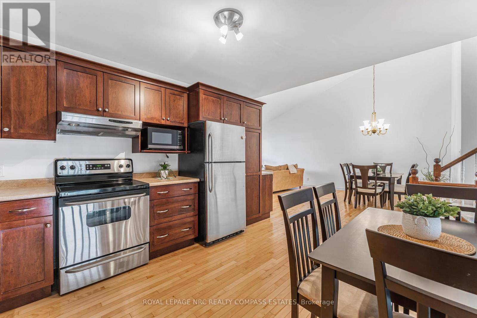












14 HOPE AVENUE

,
Niagara-on-the-Lake (Virgil),




Ontario
L0S1T0

