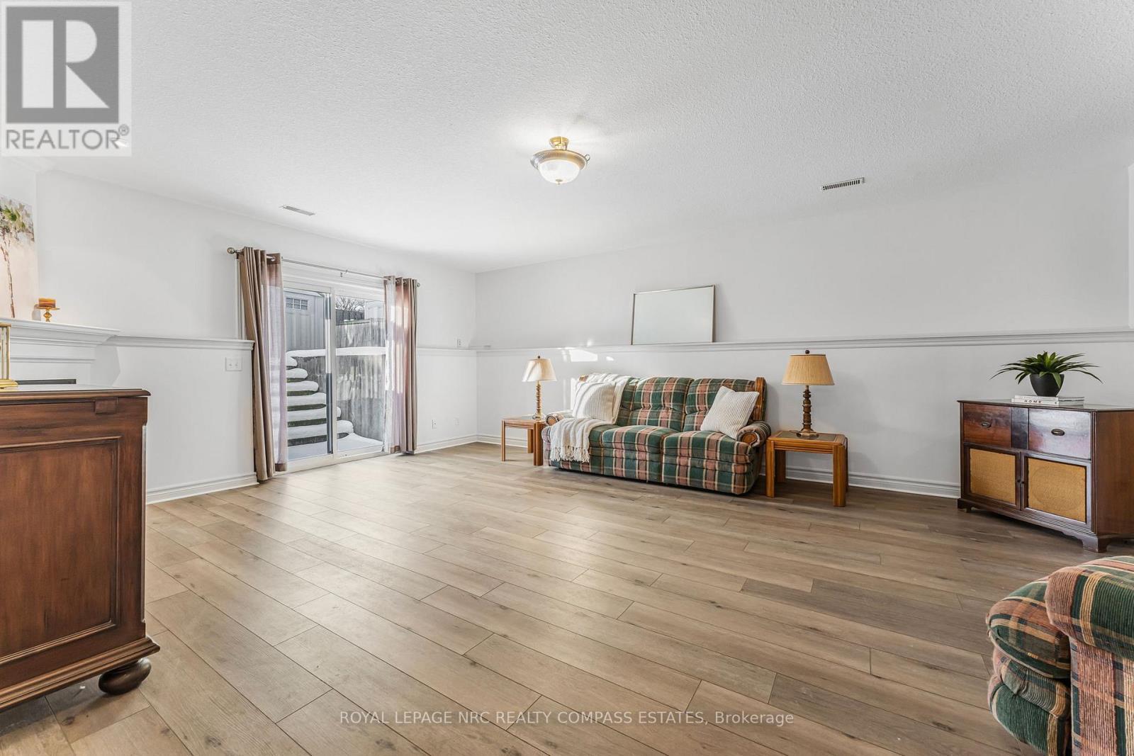 












14 HOPE AVENUE

,
Niagara-on-the-Lake (Virgil),




Ontario
L0S1T0

