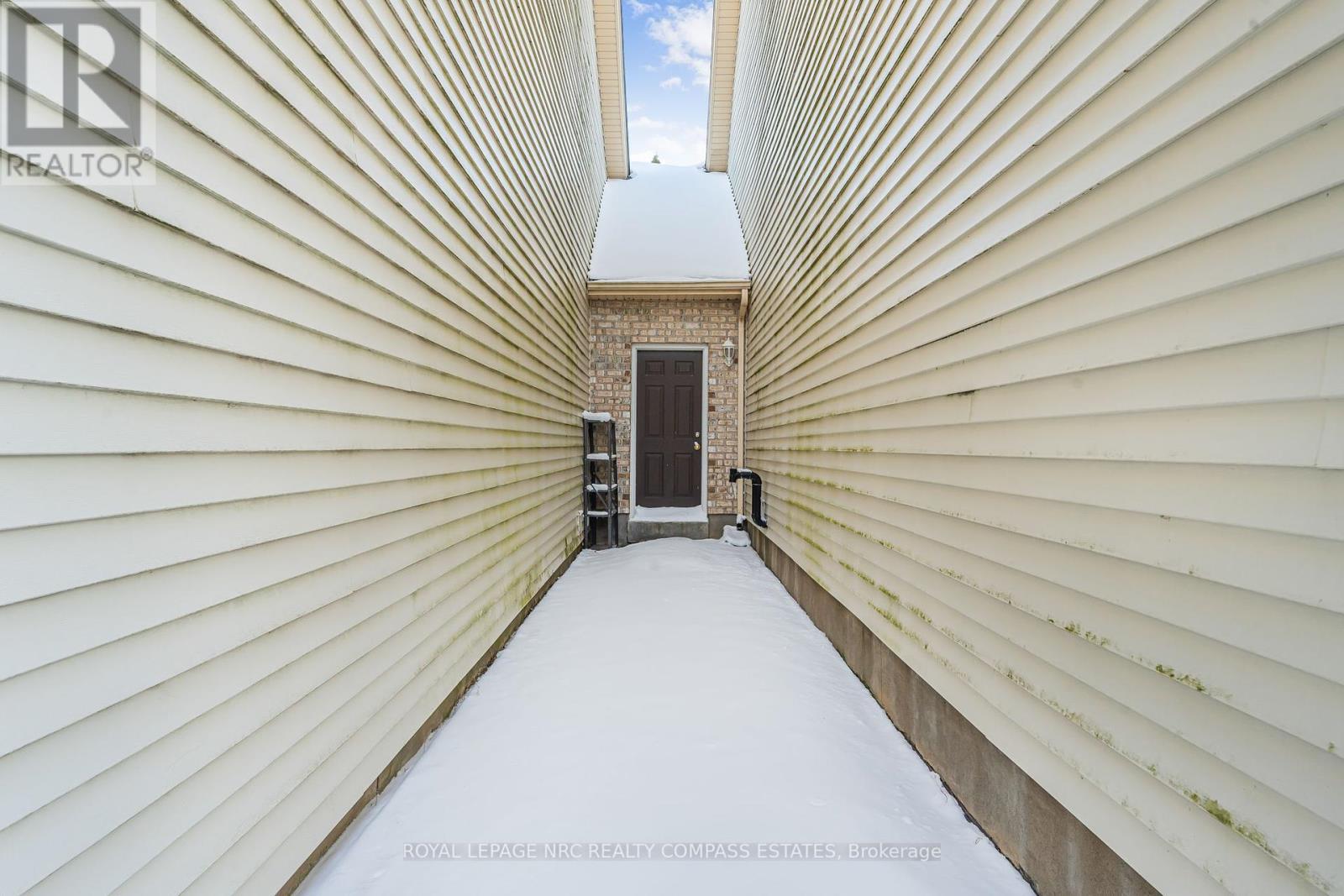 












14 HOPE AVENUE

,
Niagara-on-the-Lake (Virgil),




Ontario
L0S1T0


