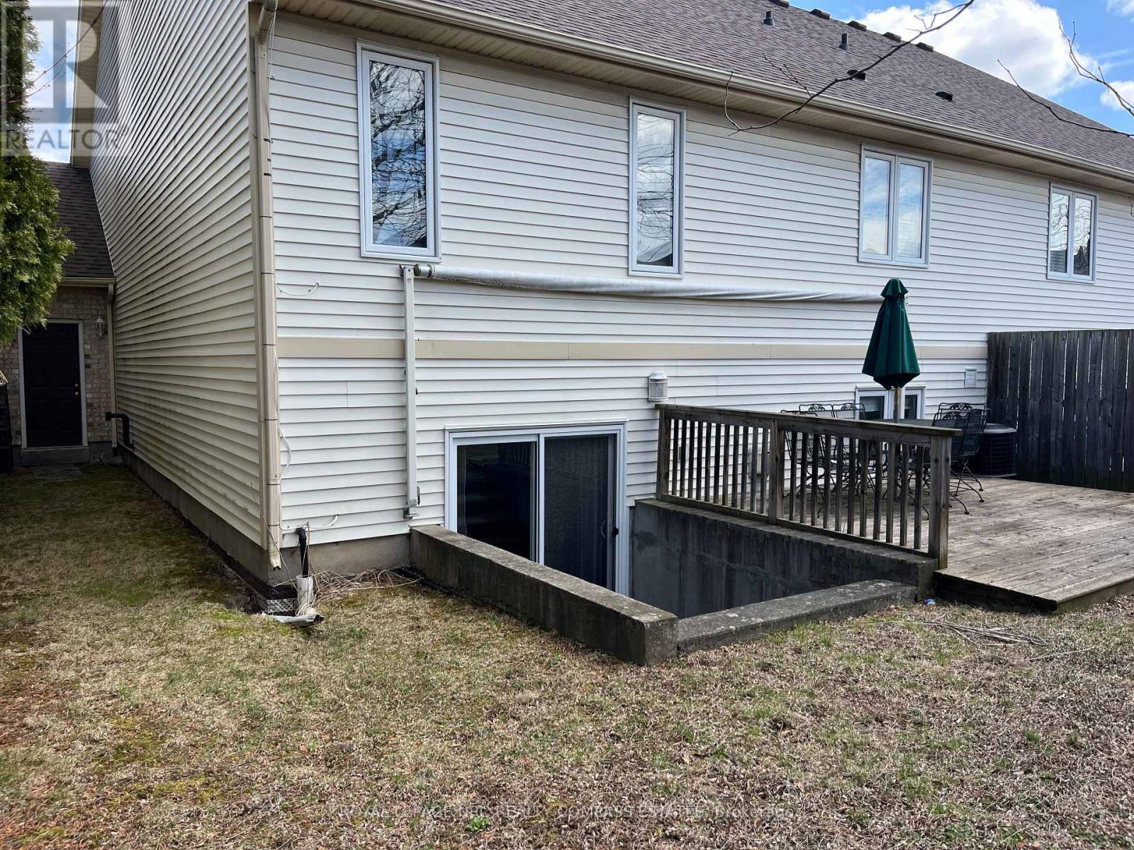 












14 HOPE AVENUE

,
Niagara-on-the-Lake (Virgil),




Ontario
L0S1T0

