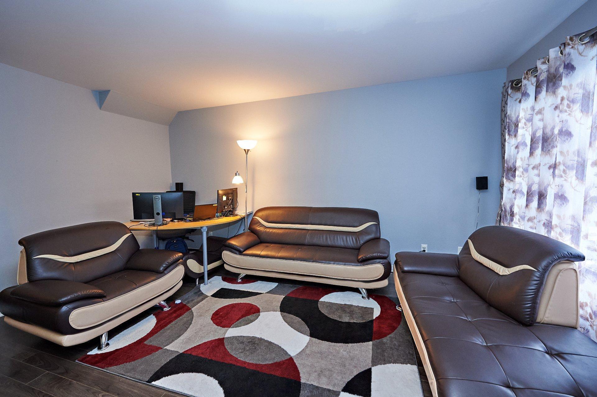 









142


Rue Lucien-Gendron

, 1,
Gatineau (Gatineau),




QC
J8P0J1

