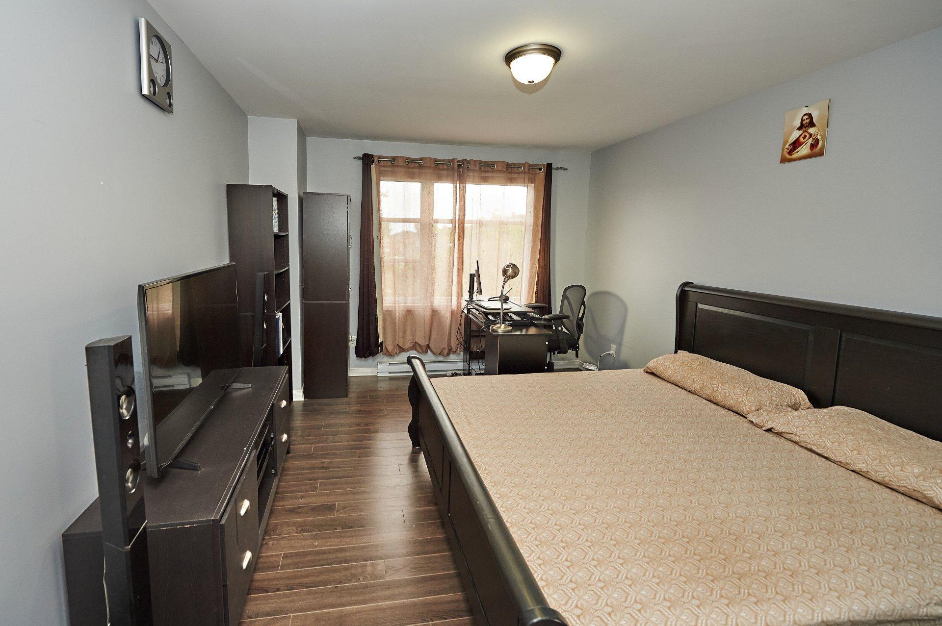









142


Rue Lucien-Gendron

, 1,
Gatineau (Gatineau),




QC
J8P0J1

