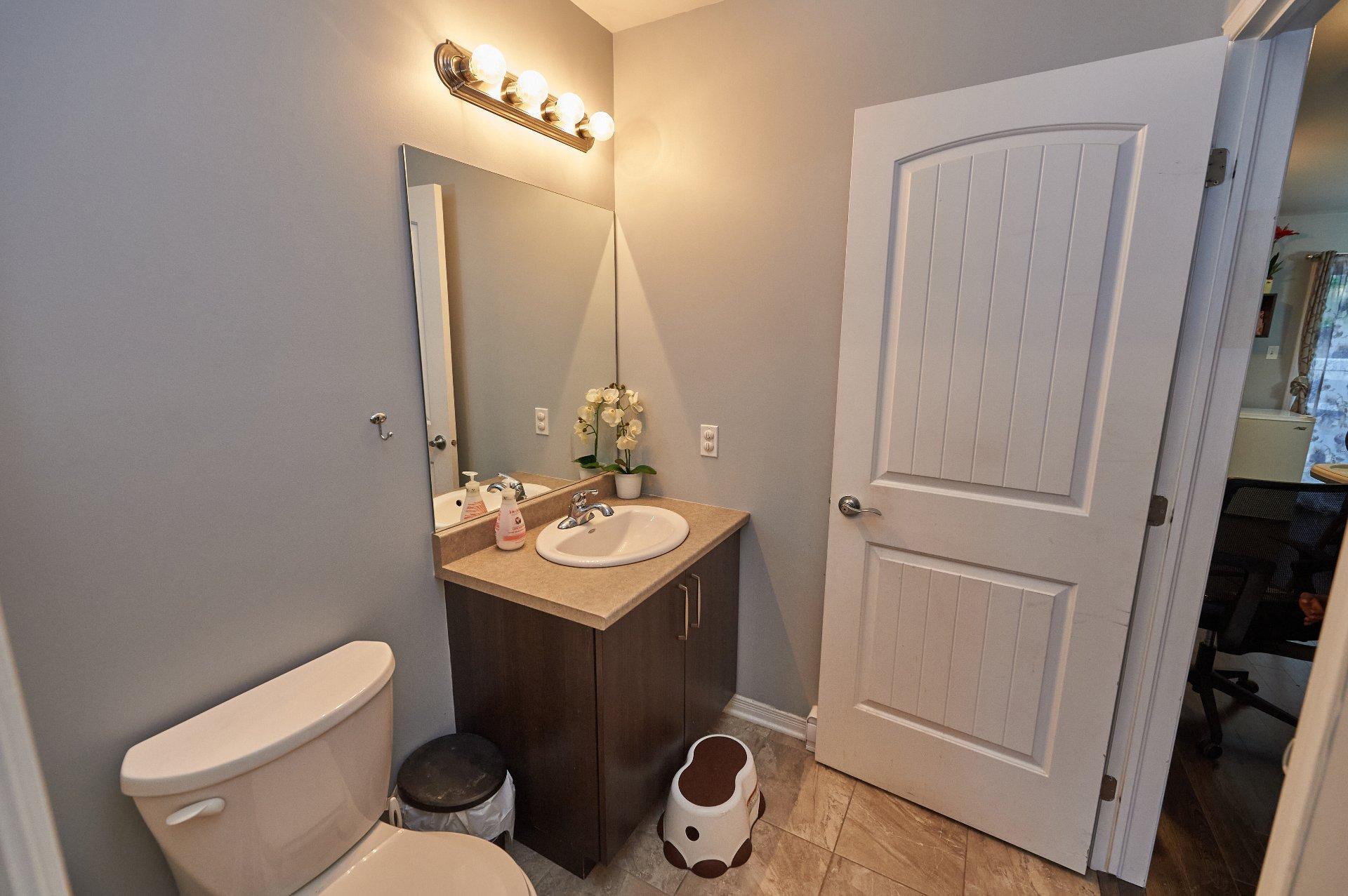 









142


Rue Lucien-Gendron

, 1,
Gatineau (Gatineau),




QC
J8P0J1

