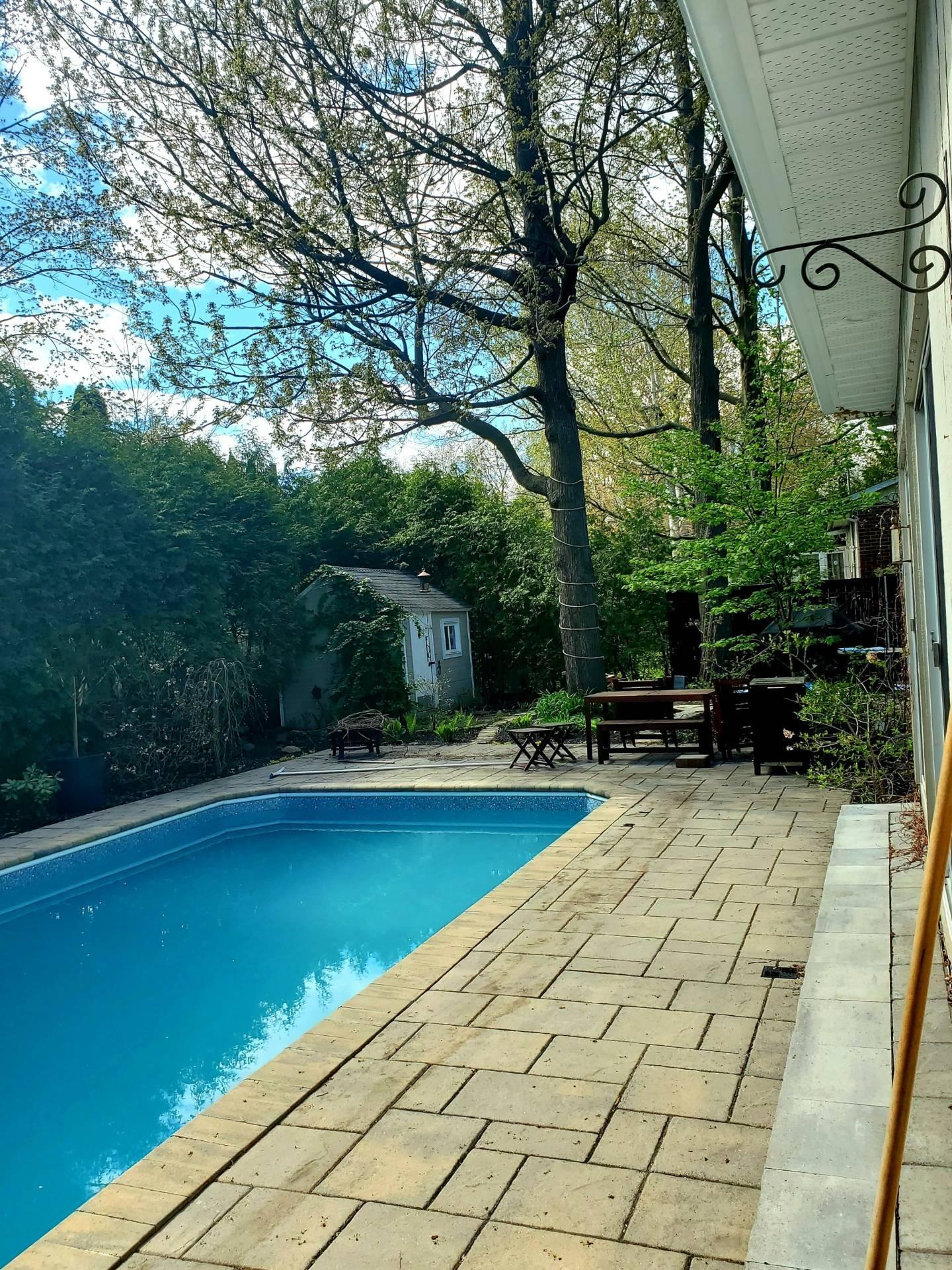 









838


Rue Gault

,
Mont-Saint-Hilaire,




QC
J3H3Y6

