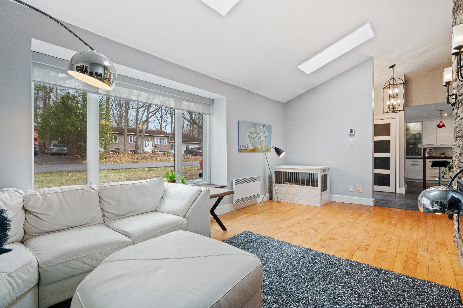 









838


Rue Gault

,
Mont-Saint-Hilaire,




QC
J3H3Y6

