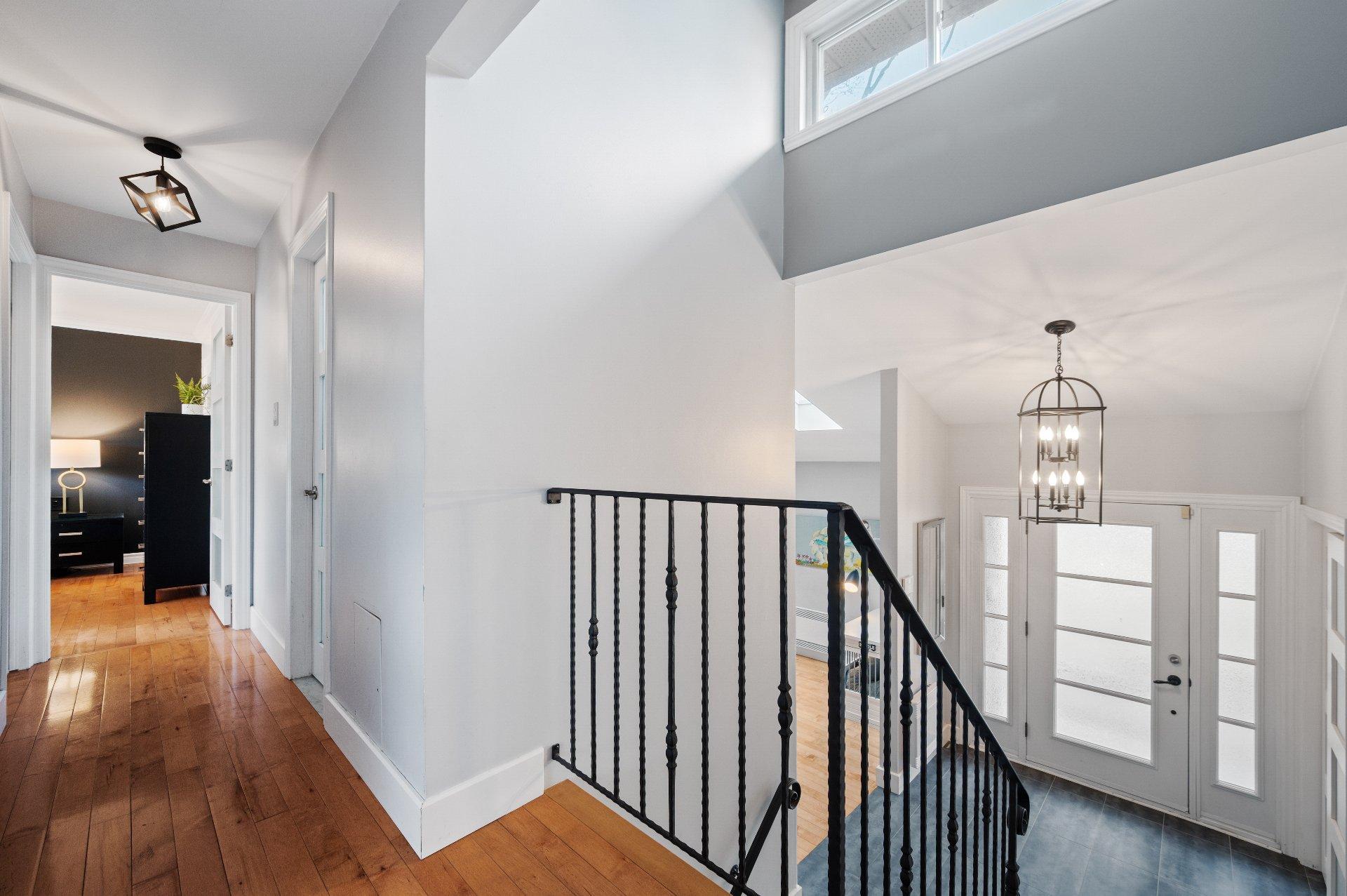 









838


Rue Gault

,
Mont-Saint-Hilaire,




QC
J3H3Y6

