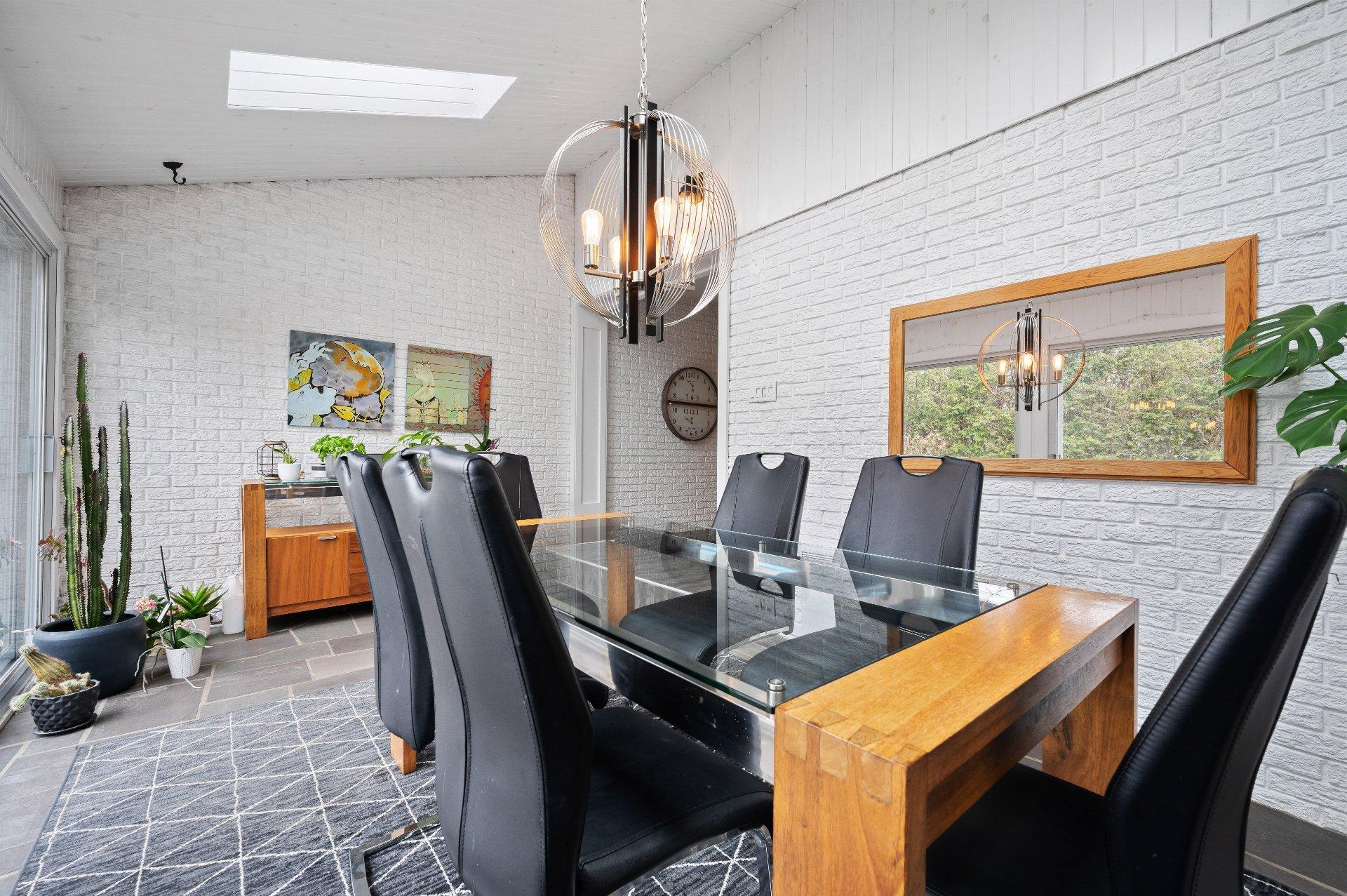 









838


Rue Gault

,
Mont-Saint-Hilaire,




QC
J3H3Y6

