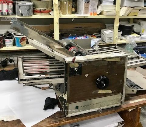 












5 HASTINGS STREET N

,
Bancroft (Bancroft Ward),




Ontario
K0L1C0

