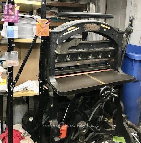 












5 HASTINGS STREET N

,
Bancroft (Bancroft Ward),




Ontario
K0L1C0

